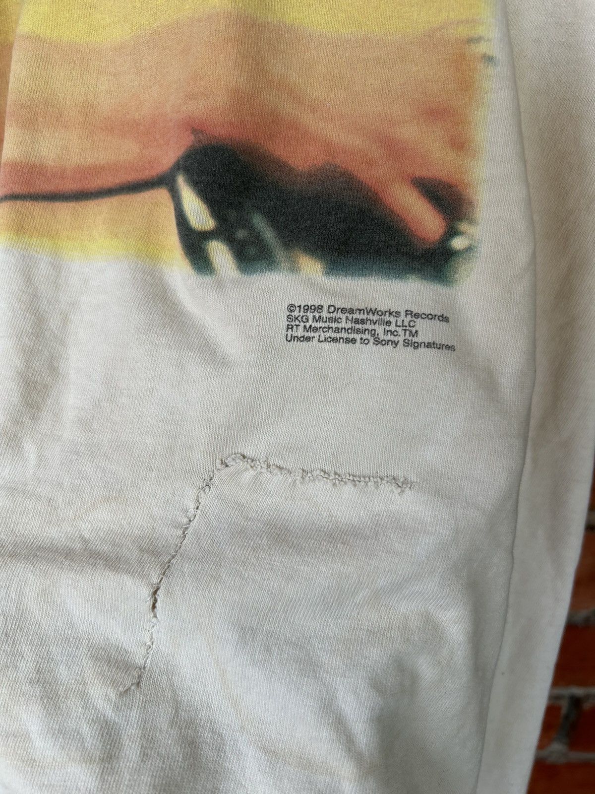 Band Tees 💥 VINTAGE 90s RANDY TRAVIS DISTRESSED TEE SS Size US L / EU 52-54 / 3 - 8 Thumbnail