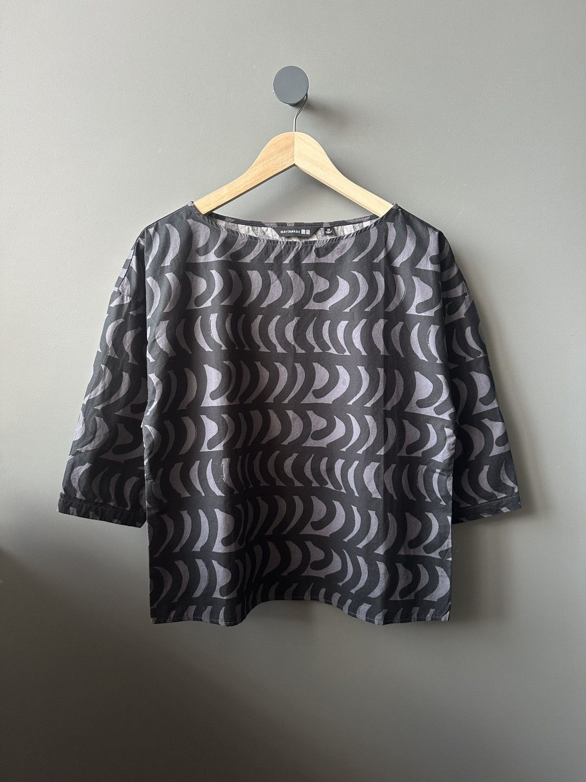 Marimekko Marimekko Uniqlo Abstract Top Size XS Size XS / US 0-2 / IT 36-38 - 1 Thumbnail
