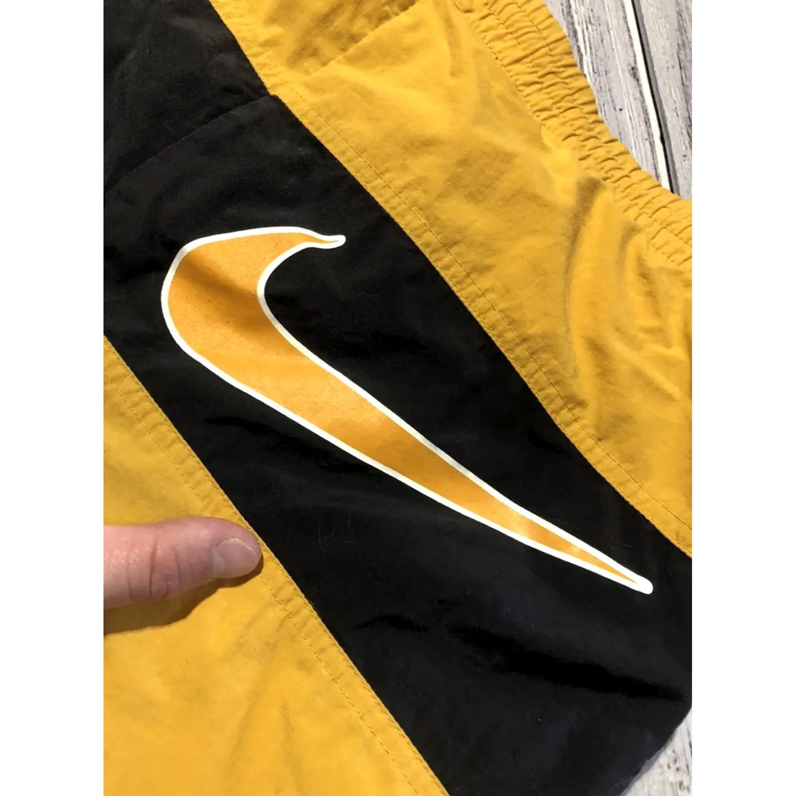 Nike VINTAGE Nike Nylon Shorts 90s Big Logo Swoosh Drill Men Size S Yellow Size US 29 - 2 Thumbnail