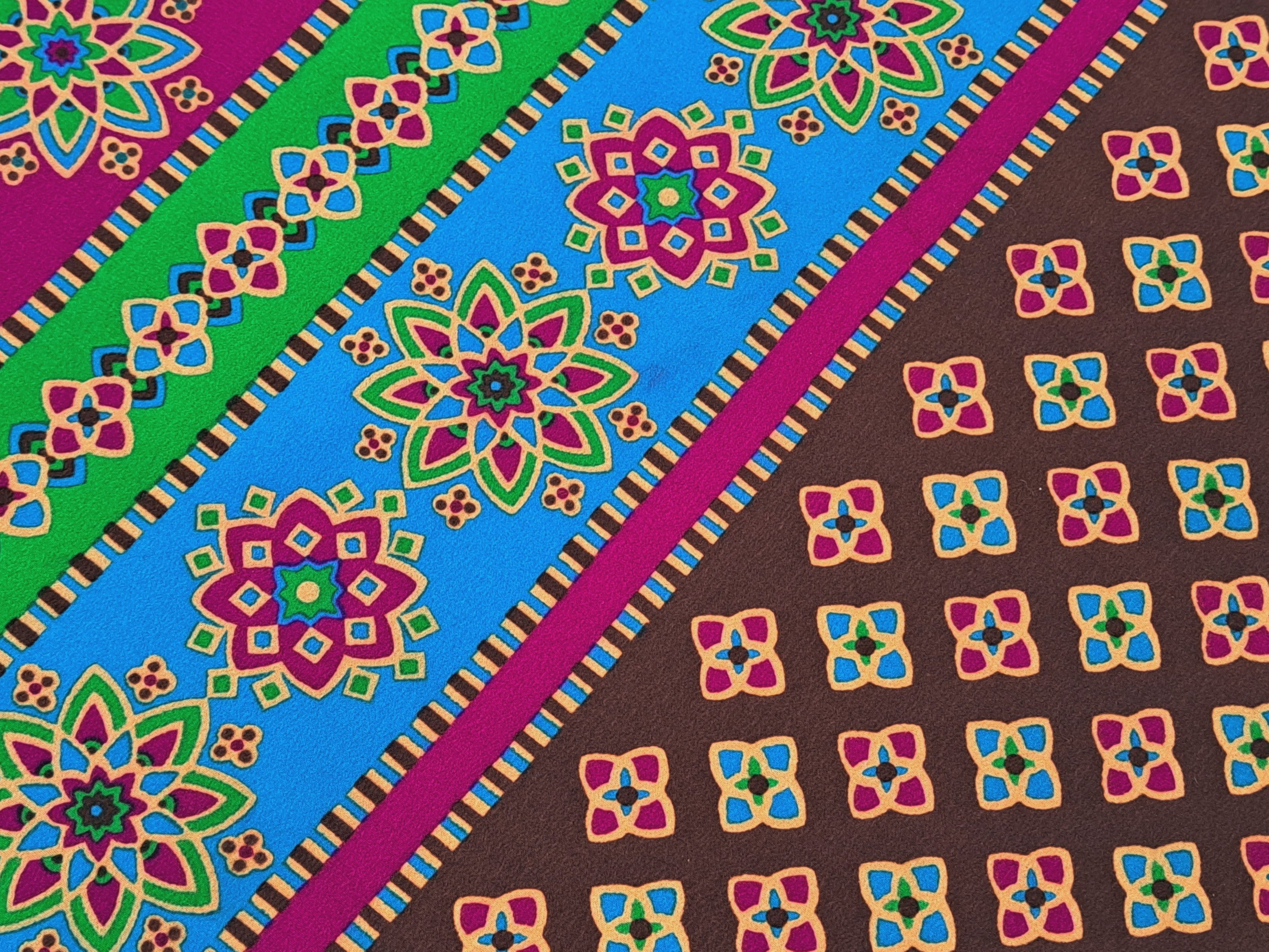 Vintage × Yves Saint Laurent Vintage Yves Saint Laurent geometric flower pattern scarf. Size ONE SIZE - 11 Thumbnail