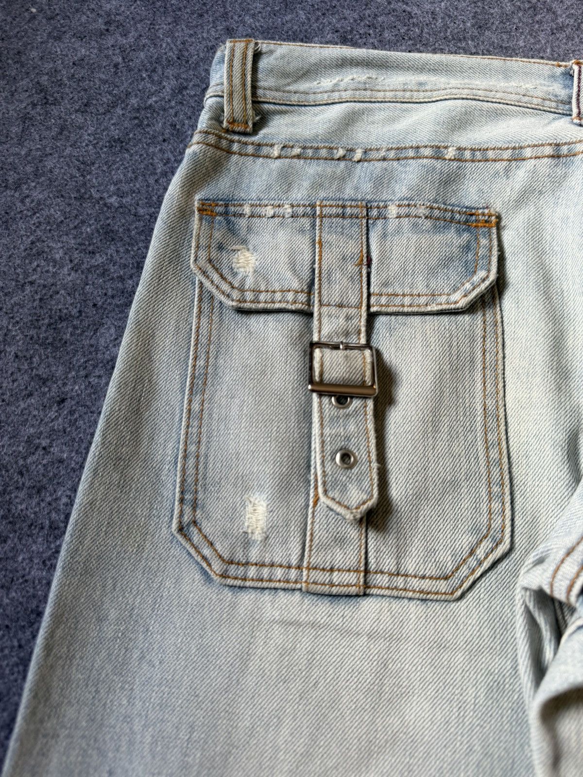 ABAHOUSE × Japanese Brand Abahouse Japan Distressed Flapped Pocket Light Wash Jeans Size US 30 / EU 46 - 13 Thumbnail