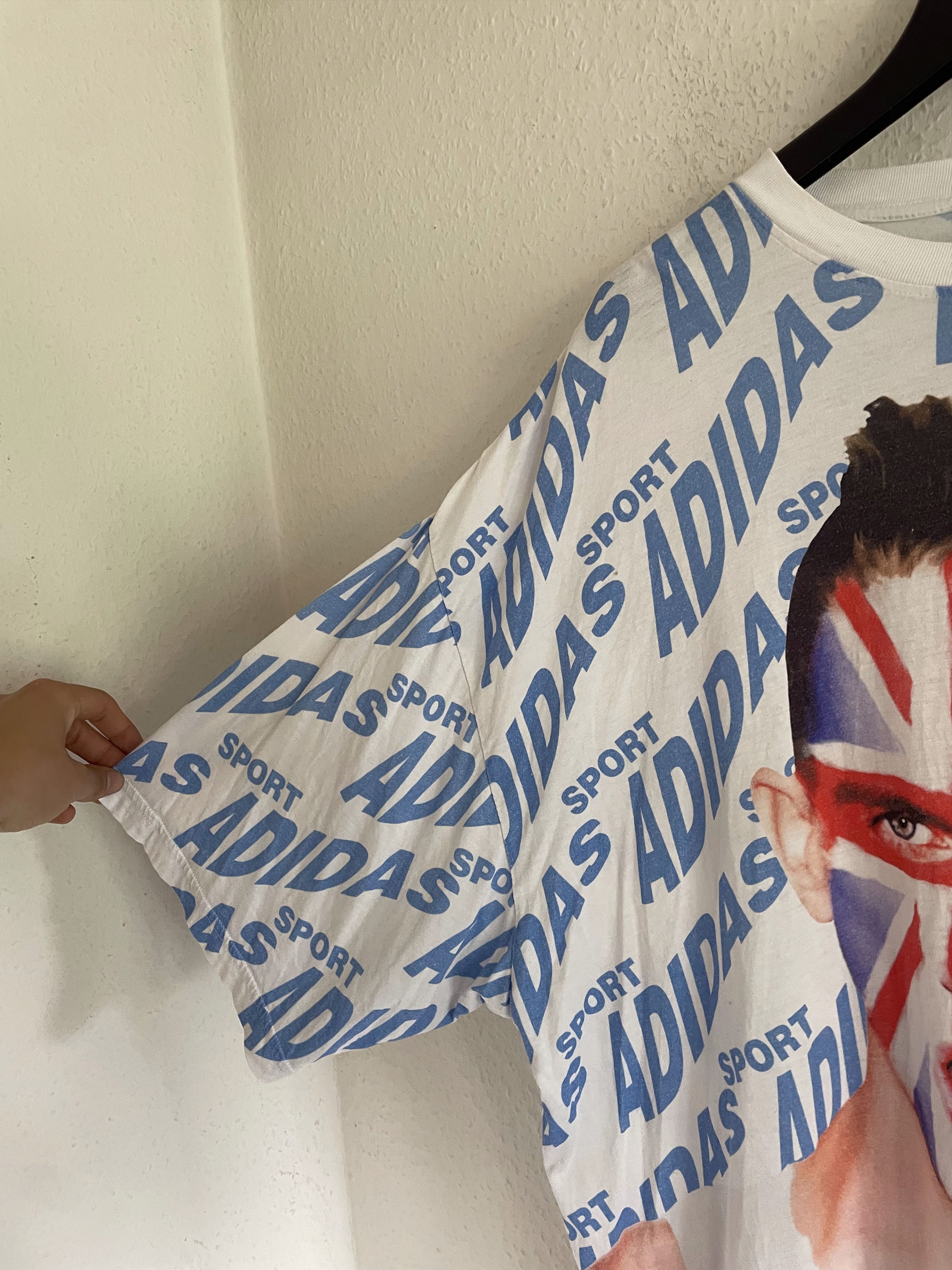 Adidas × Jeremy Scott Union Jack Oversized Tee Size US XL / EU 56 / 4 - 4 Thumbnail