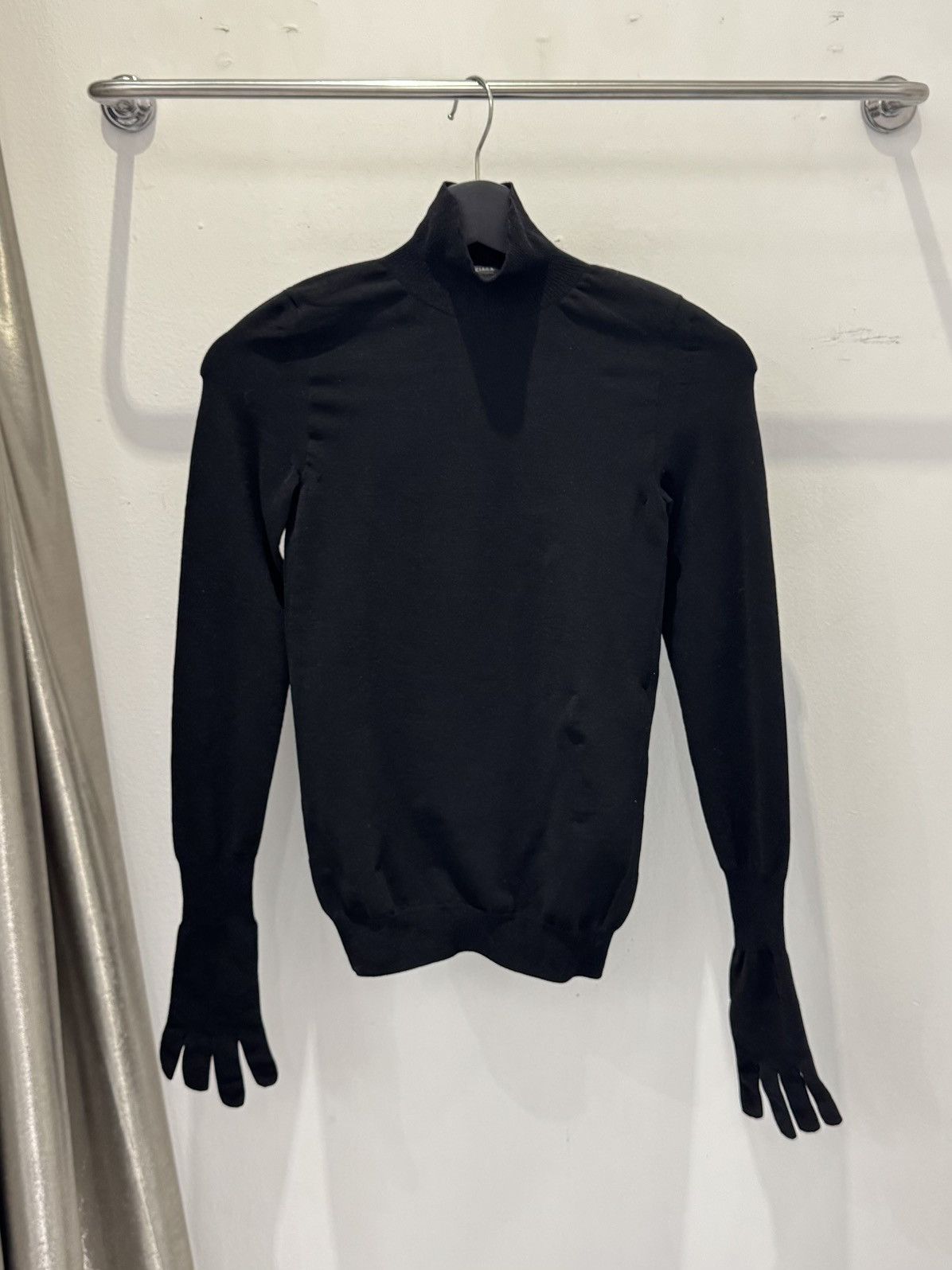 Balenciaga SS23 GLOVES TURTLENECK SWEATER Size S / US 4 / IT 40 - 1 Thumbnail