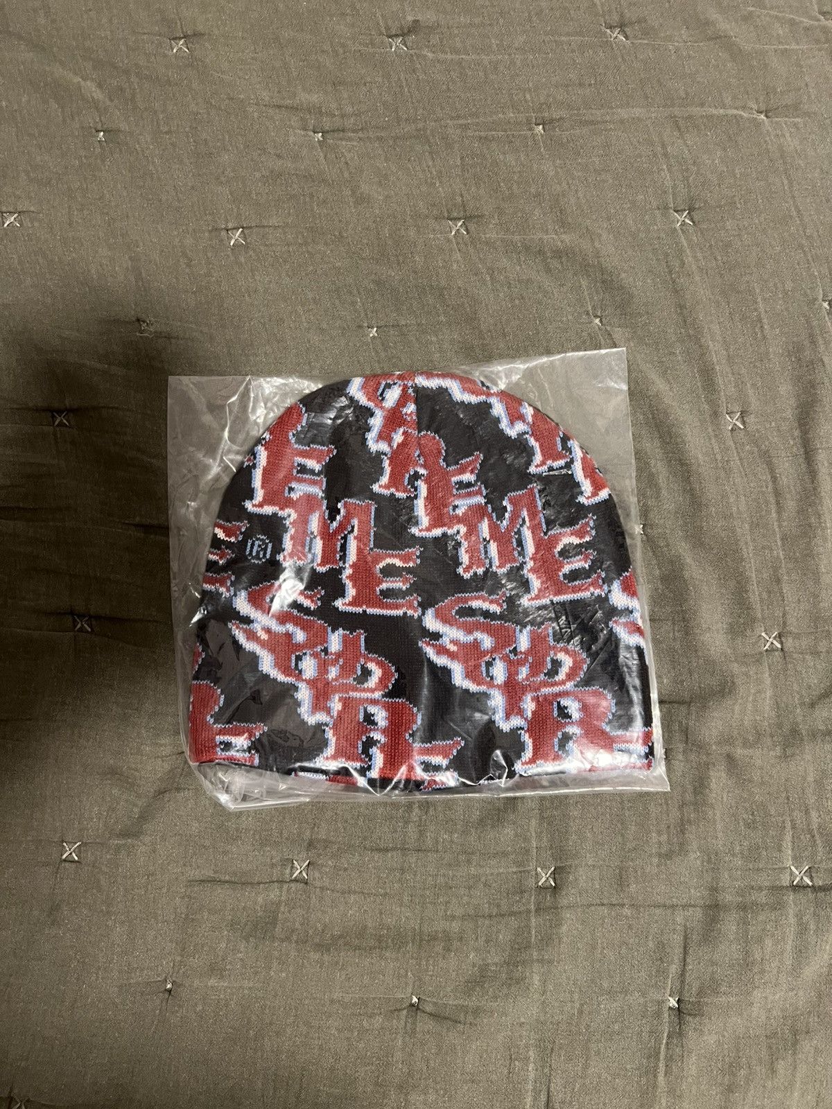Supreme Supreme Slanted Gothic Outline Beanie Black Size ONE SIZE - 1 Thumbnail