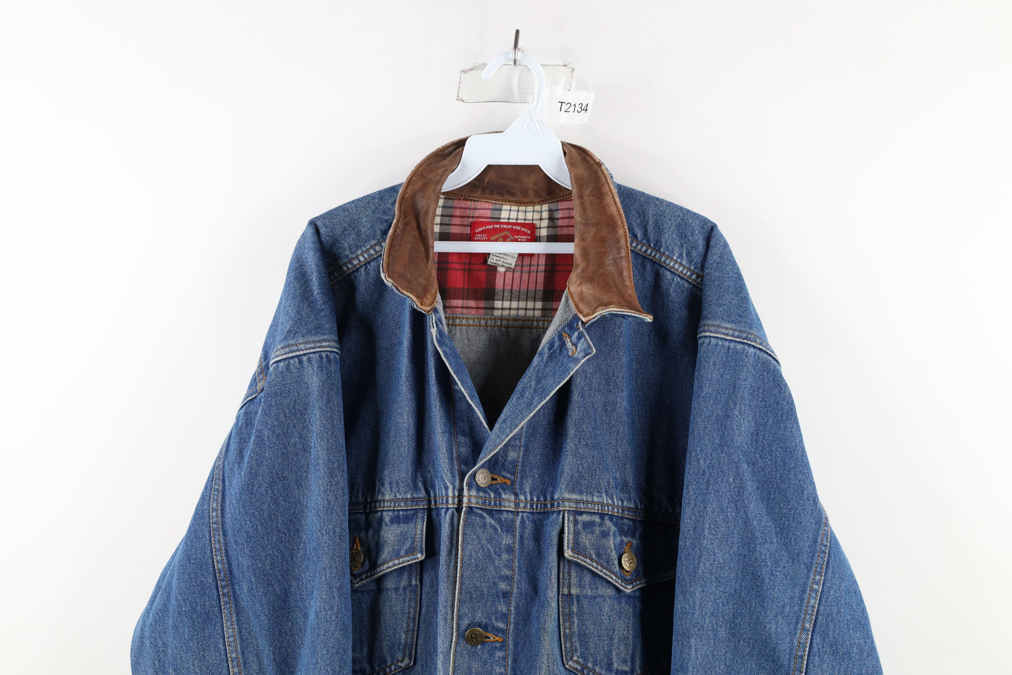 Marlboro × Vintage Vintage 90s Marlboro Leather Collar Denim Trucker Jacket Size US L / EU 52-54 / 3 - 2 Thumbnail
