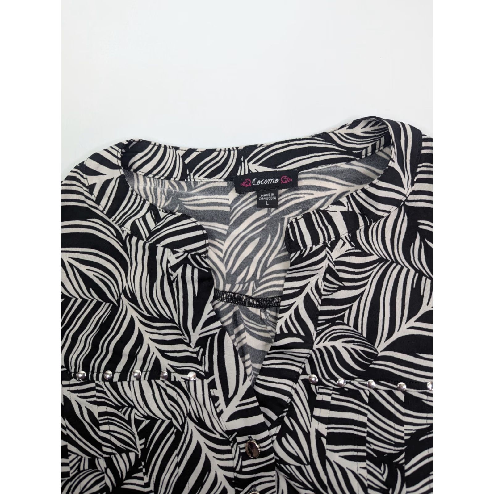 Vintage Cocomo Black White Swirled 3/4 Roll Tab Sleeve Button Top V-Neck Henley Sz Large Shirt Woman Blouse Casual Size L / US 10 / IT 46 - 7 Thumbnail