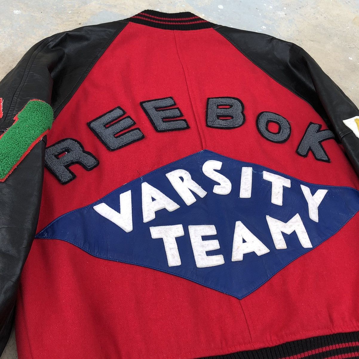 Reebok VTG Reebok Varsity Team Embroidery Spellout Varsity Jacket Size US M / EU 48-50 / 2 - 3 Thumbnail