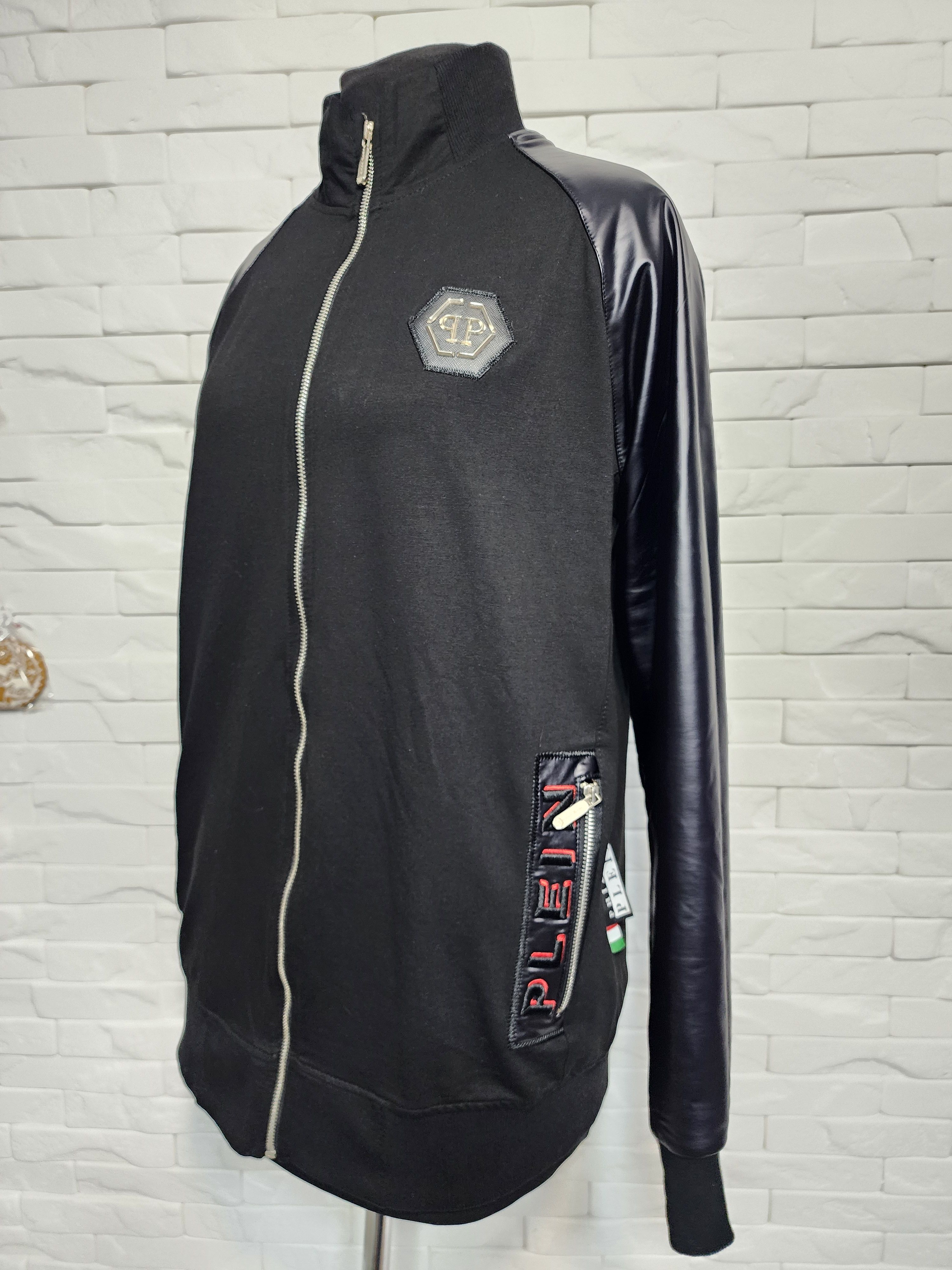 Uniqlo Men's Black Jacket: Zippered Pockets. Size US L / EU 52-54 / 3 - 3 Thumbnail