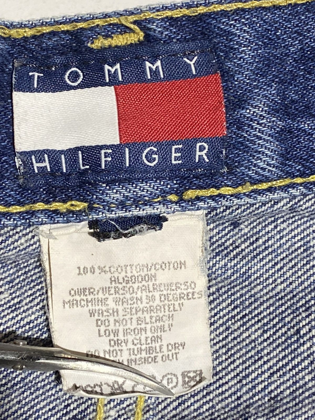 Tommy Hilfiger Vintage 90s Tommy Hilfiger Jeans Baggy Fit 32x34 Size US 32 / EU 48 - 16 Thumbnail