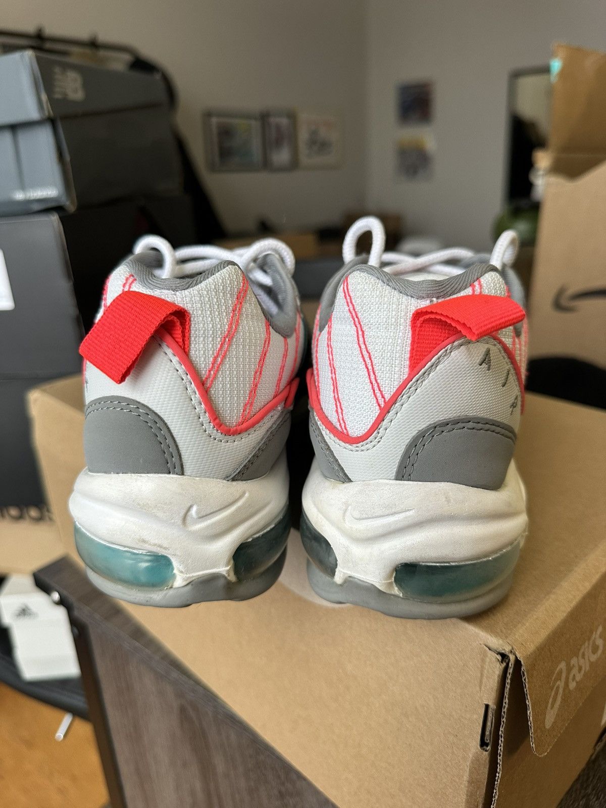 Nike “Particle Grey White” Air Max 98 (Women’s) Size US 7 / EU 40 - 4 Thumbnail