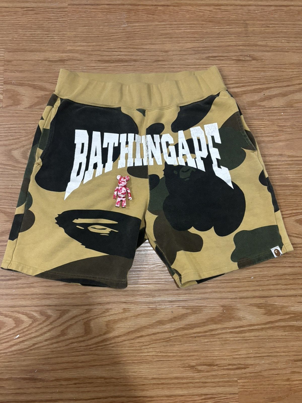 Bape Yellow camo big ape head camo swatshorts Size US 32 / EU 48 - 1 Thumbnail