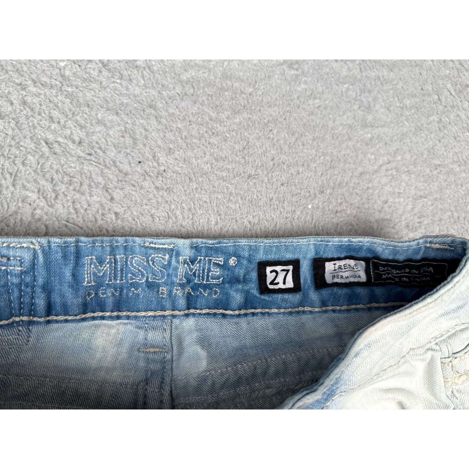 Miss Me Miss Me Bermuda Shorts Womens 27 Blue Denim Distressed Cutoff Contrast Embroidered Button 5-Pocket Design Size 27" / US 4 / IT 40 - 7 Thumbnail