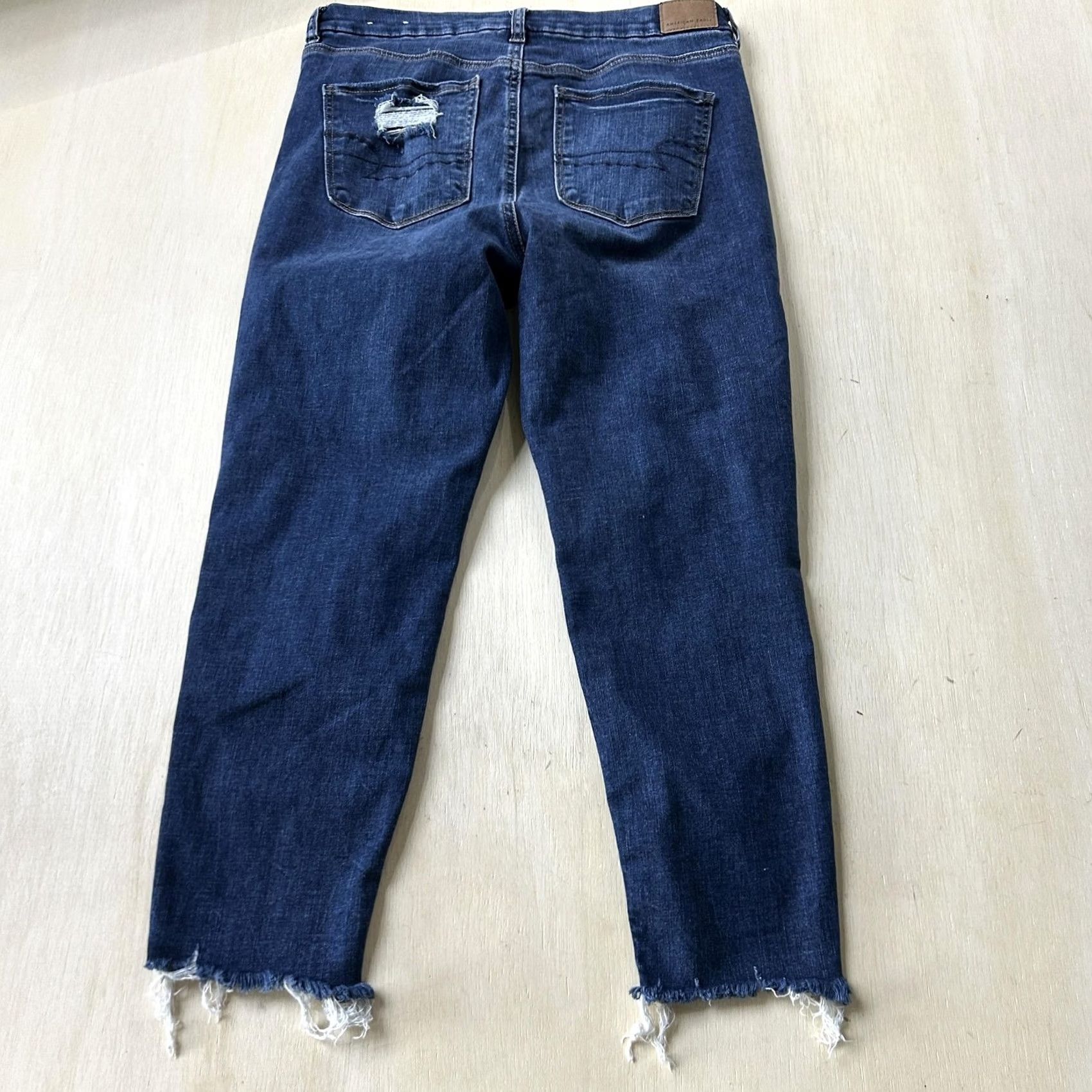 American Eagle Outfitters American Eagle Outfitters Jeans Womens 10 Short Med Blue Distressed Size 32" / US 10 / IT 46 - 4 Thumbnail