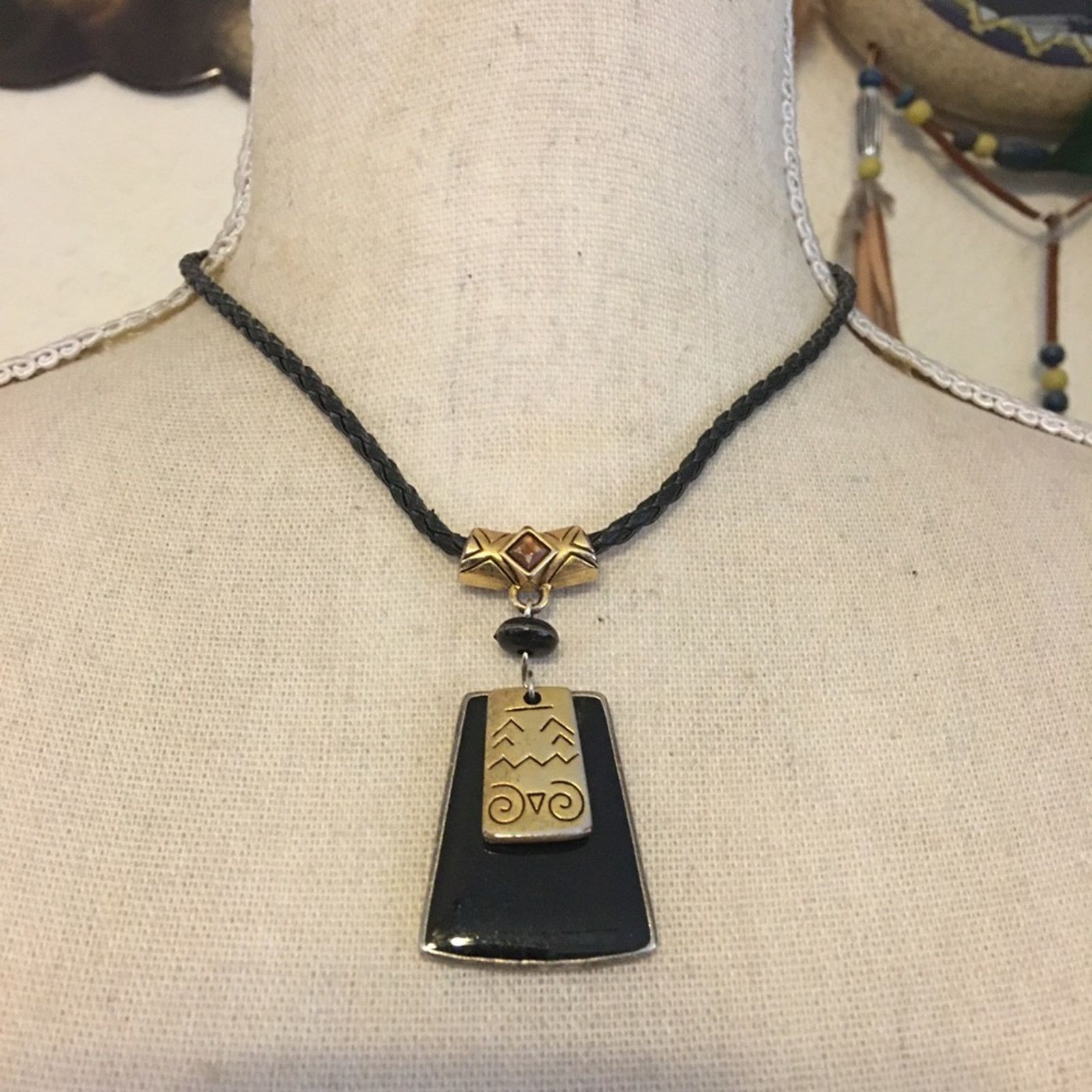 Kenneth Cole Vintage Kenneth Cole glass medallion necklace Size ONE SIZE - 1 Thumbnail