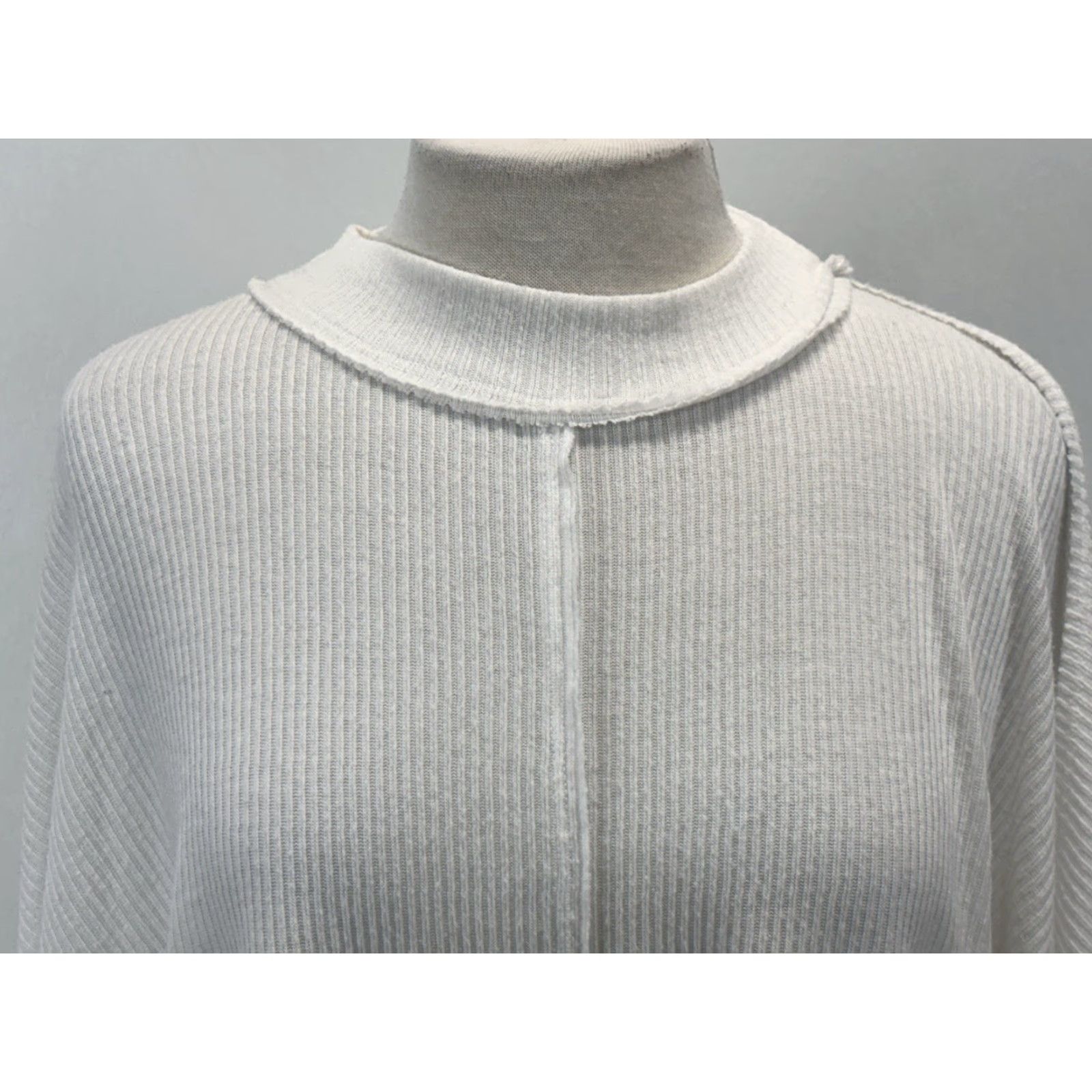 Free People VINTAGE? No. Free People Sweater Shirt Ladies Dolman Sleeve White Ribbed Mock Neck Back Cutout Size Large Size L / US 10 / IT 46 - 5 Thumbnail