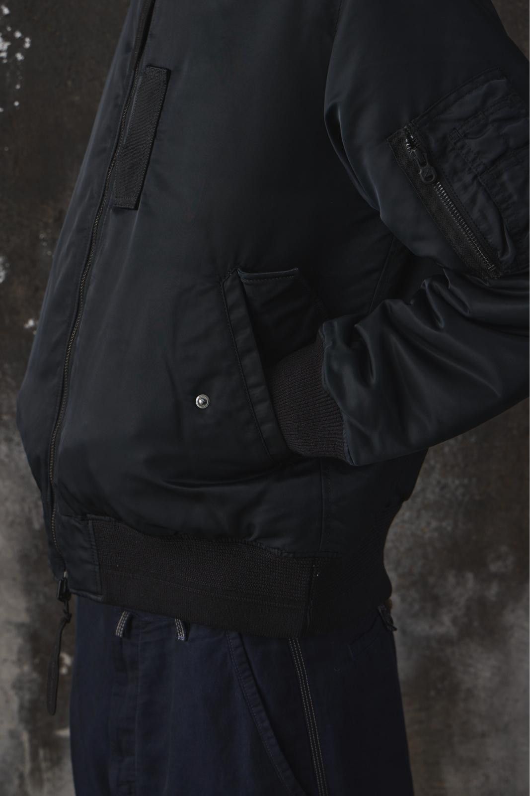 White Mountaineering white Mountaineering × FIELD CAMO PRINTED REVERSIBLE MA-1 Size US S / EU 44-46 / 1 - 6 Thumbnail