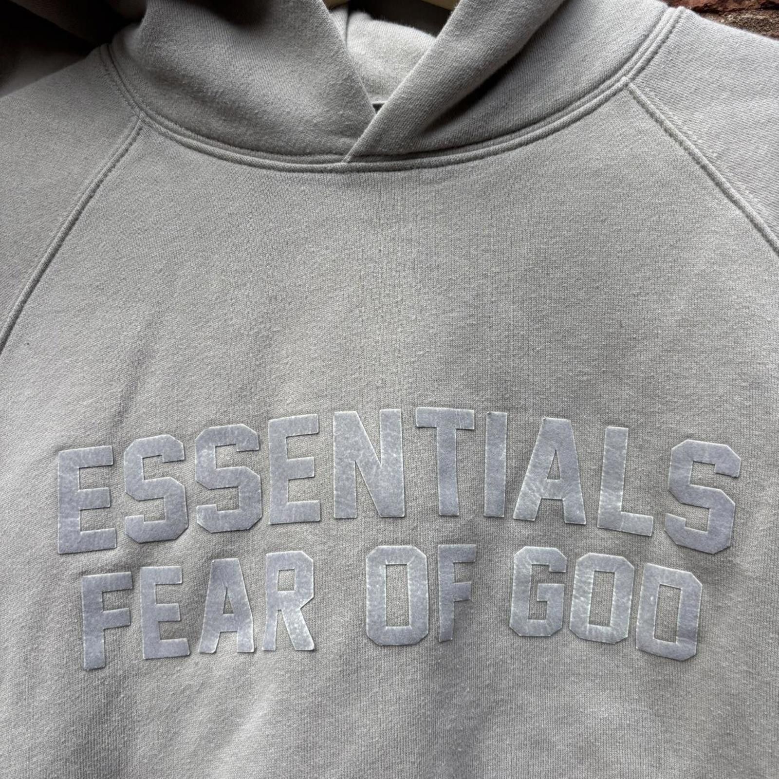 Fear of God essentials fear of god smoke hoodie M Size US M / EU 48-50 / 2 - 3 Thumbnail