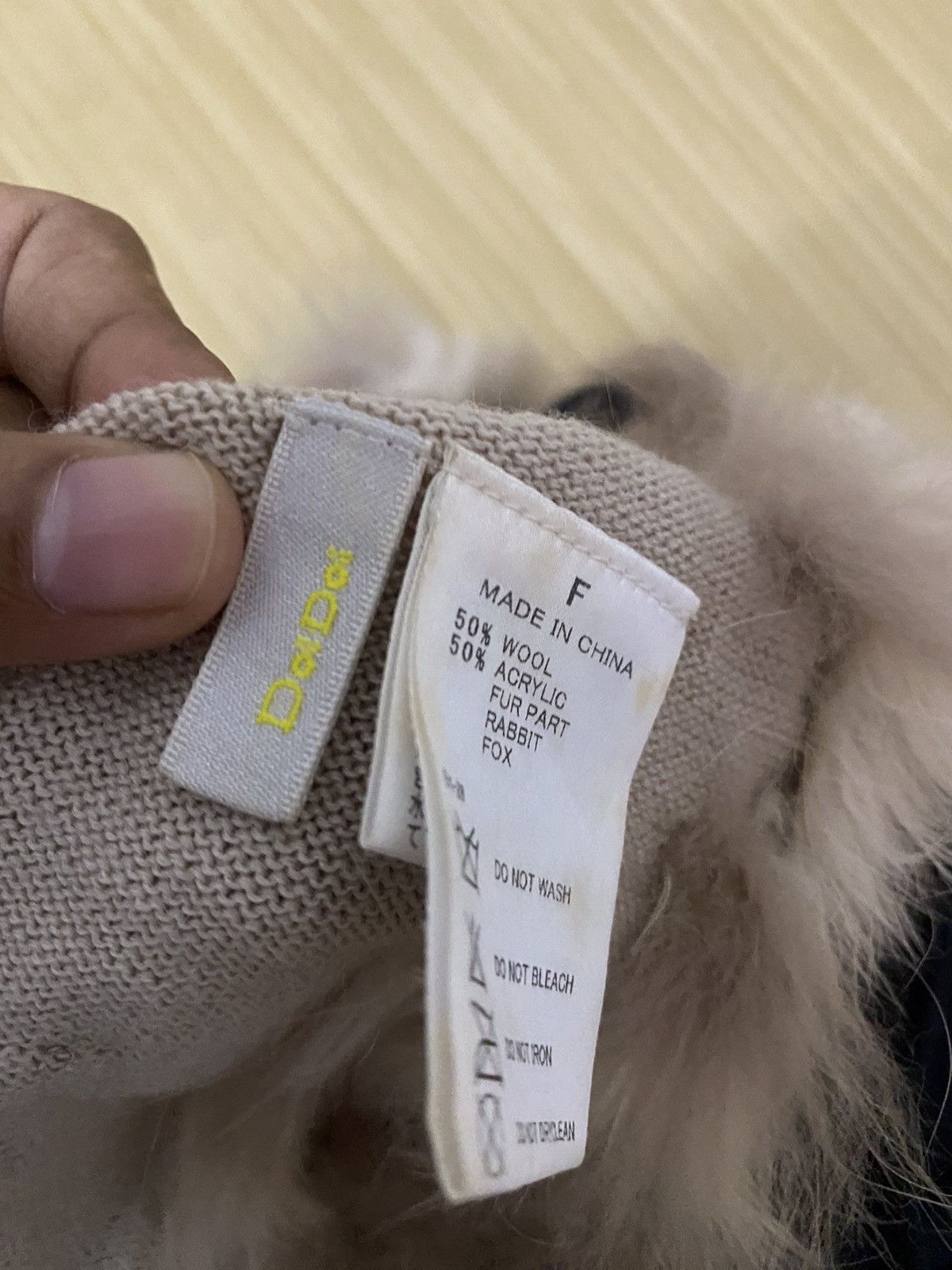 Japanese Brand Japanese Brand Rabbit Fur Neck Warmer Muffler Scarves Size ONE SIZE - 7 Thumbnail