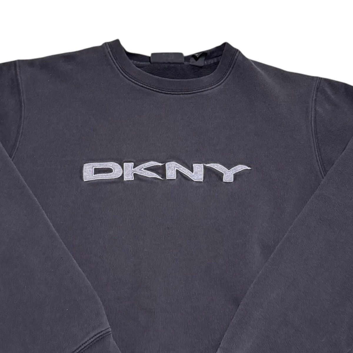 DKNY × Vintage 2000s DKNY Embroidered Faded Crewneck Sweatshirt Adult M Size US M / EU 48-50 / 2 - 2 Thumbnail