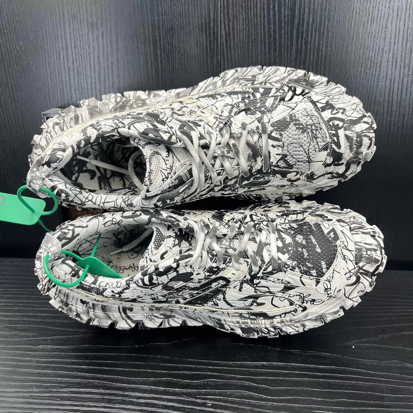 Balenciaga Balenciaga Tire Sneaker Doodle Print 45 Worn Once Like New Size US 12 / EU 45 - 5 Thumbnail
