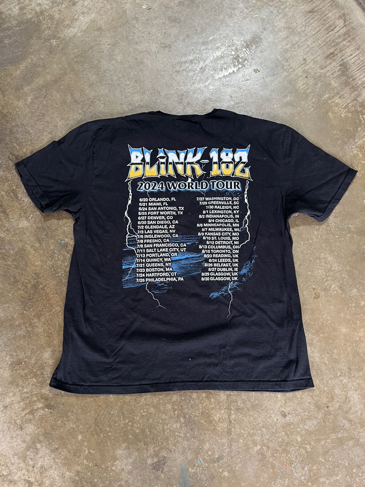 Band Tees Blink-182 2024 World Tour Tee Size US XXL / EU 58 / 5 - 3 Thumbnail