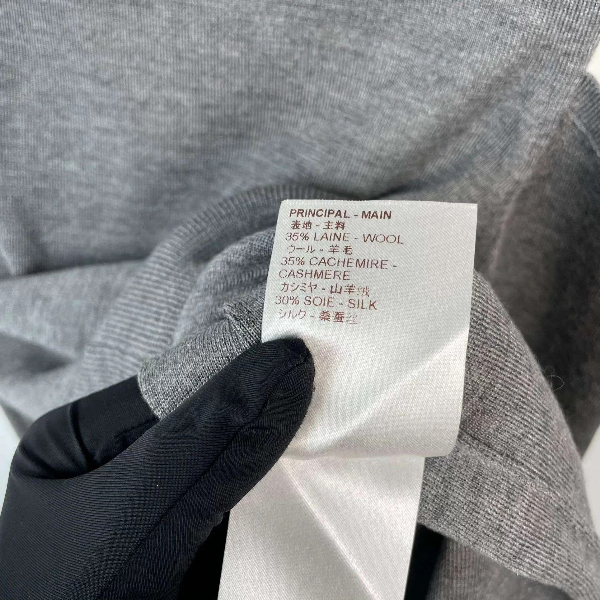 Louis Vuitton LV Cashmere Sweater M Gray Size M / US 6-8 / IT 42-44 - 6 Thumbnail