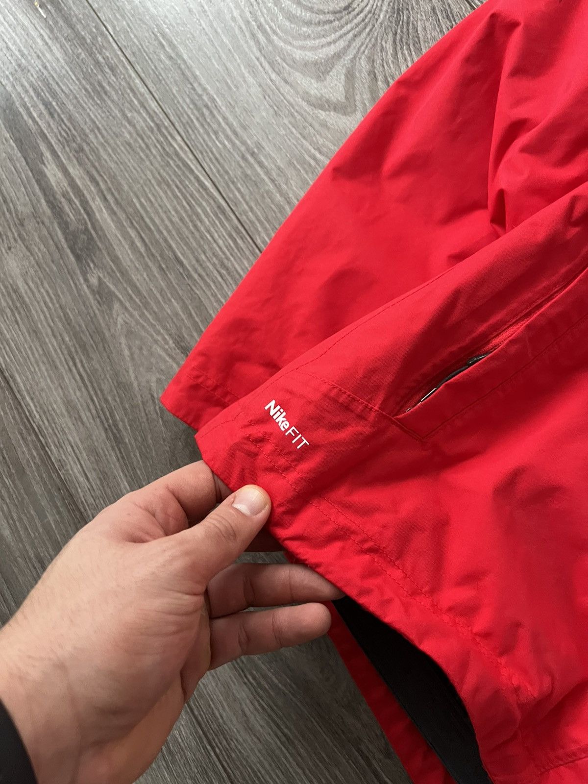 Nike ACG Vintage Nike Acg Waterproof Gorpcore Red Men’s Reg Jacket Size US L / EU 52-54 / 3 - 10 Thumbnail