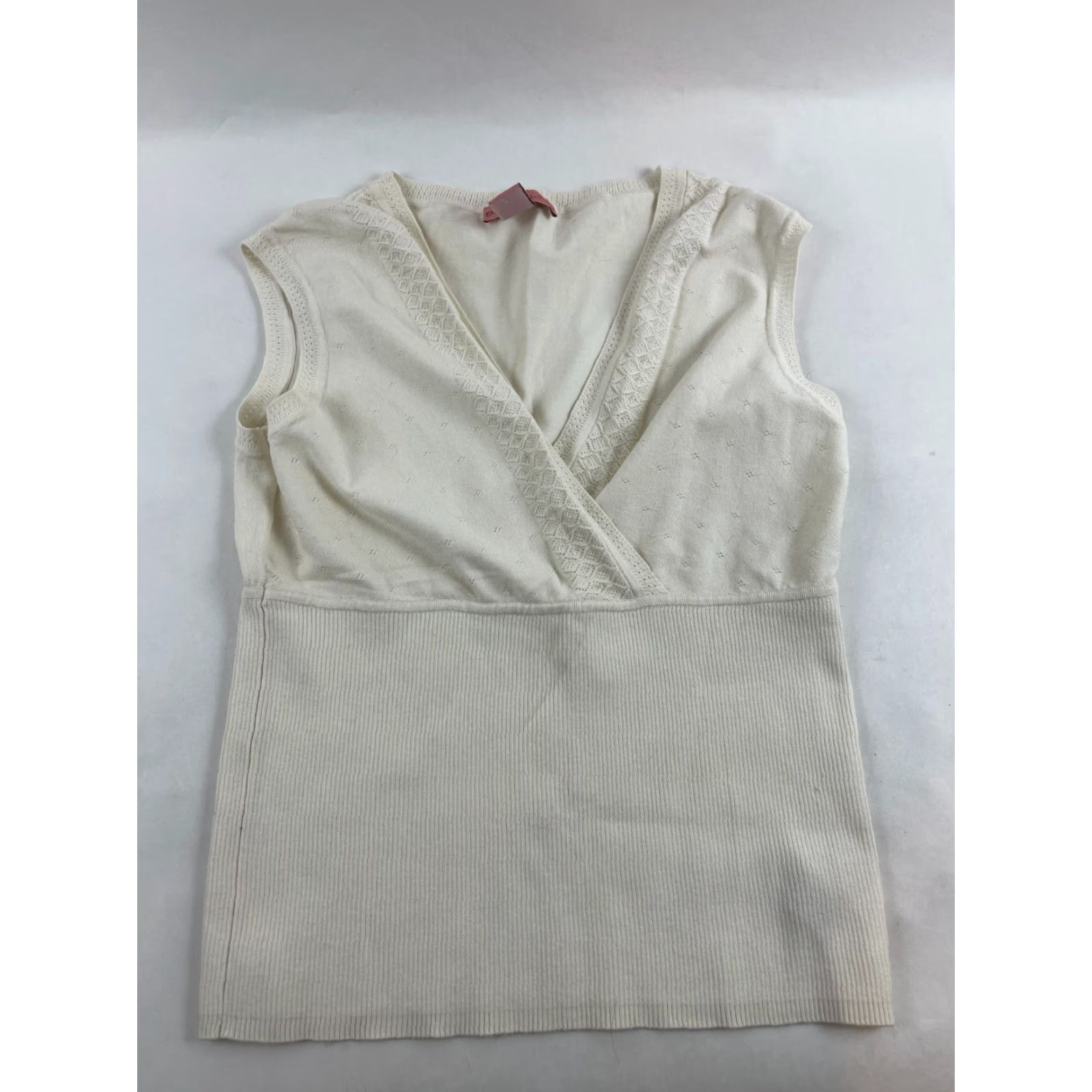 Vintage Bandolino Sweater Womens Size L Cream V-Neck Sleeveless Pullover Silk Ivory Modern"} Size L / US 10 / IT 46 - 2 Thumbnail