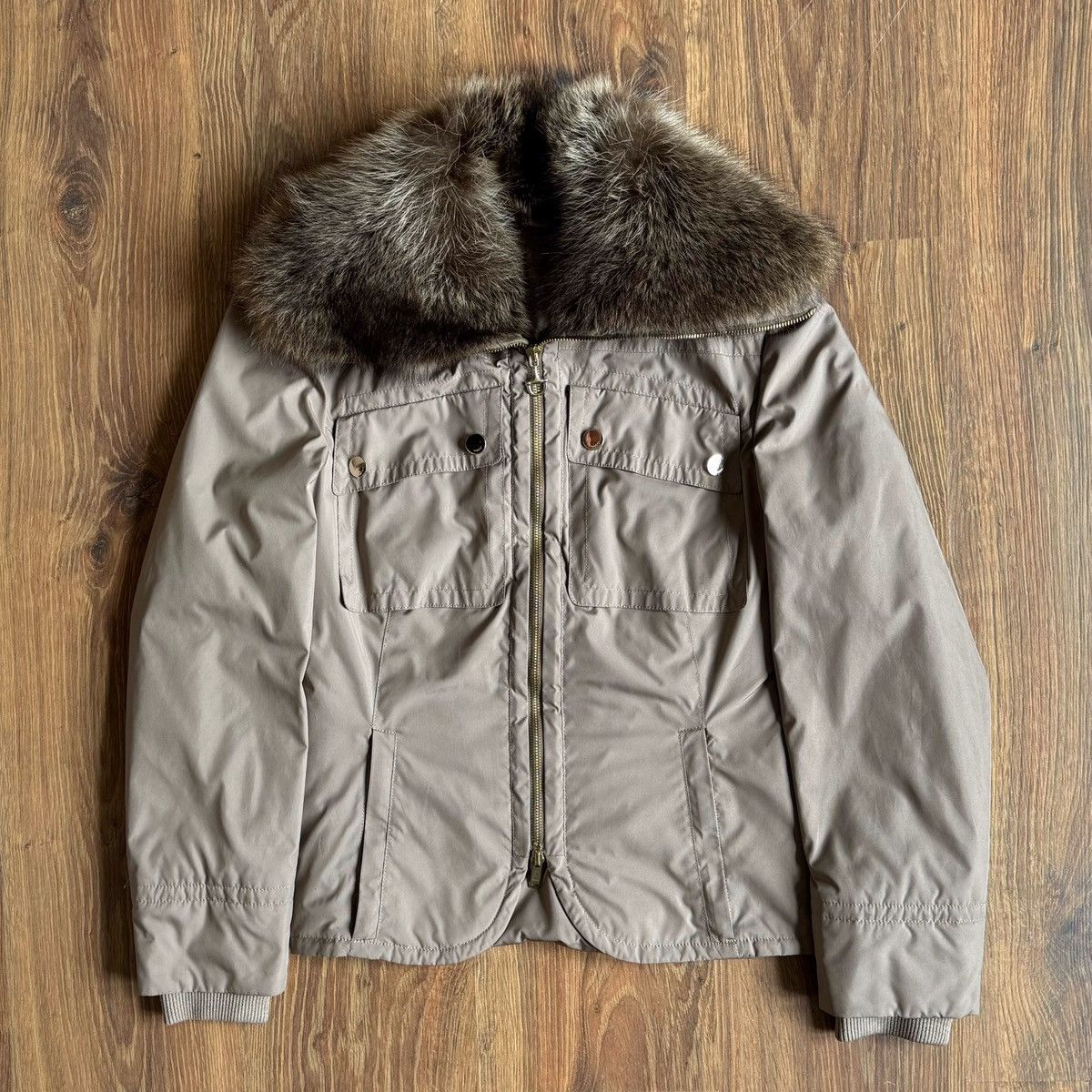 Gucci Authentic Gucci Winter Jacket Fox Fur Collar Size:42 Size M / US 6-8 / IT 42-44 - 1 Thumbnail