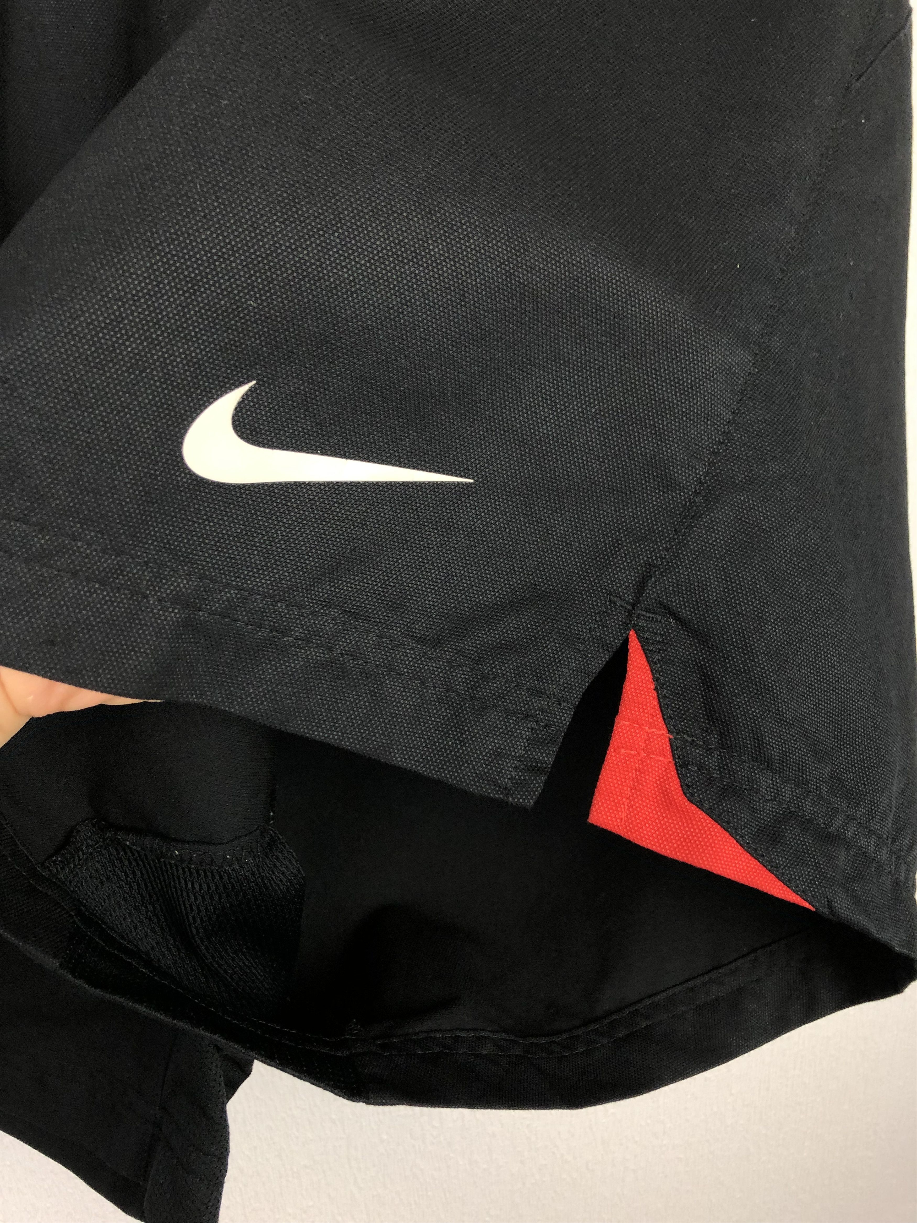Nike Vintage Nike Manchester United Football Shorts Soccer SizeXL Size US 36 / EU 52 - 5 Thumbnail