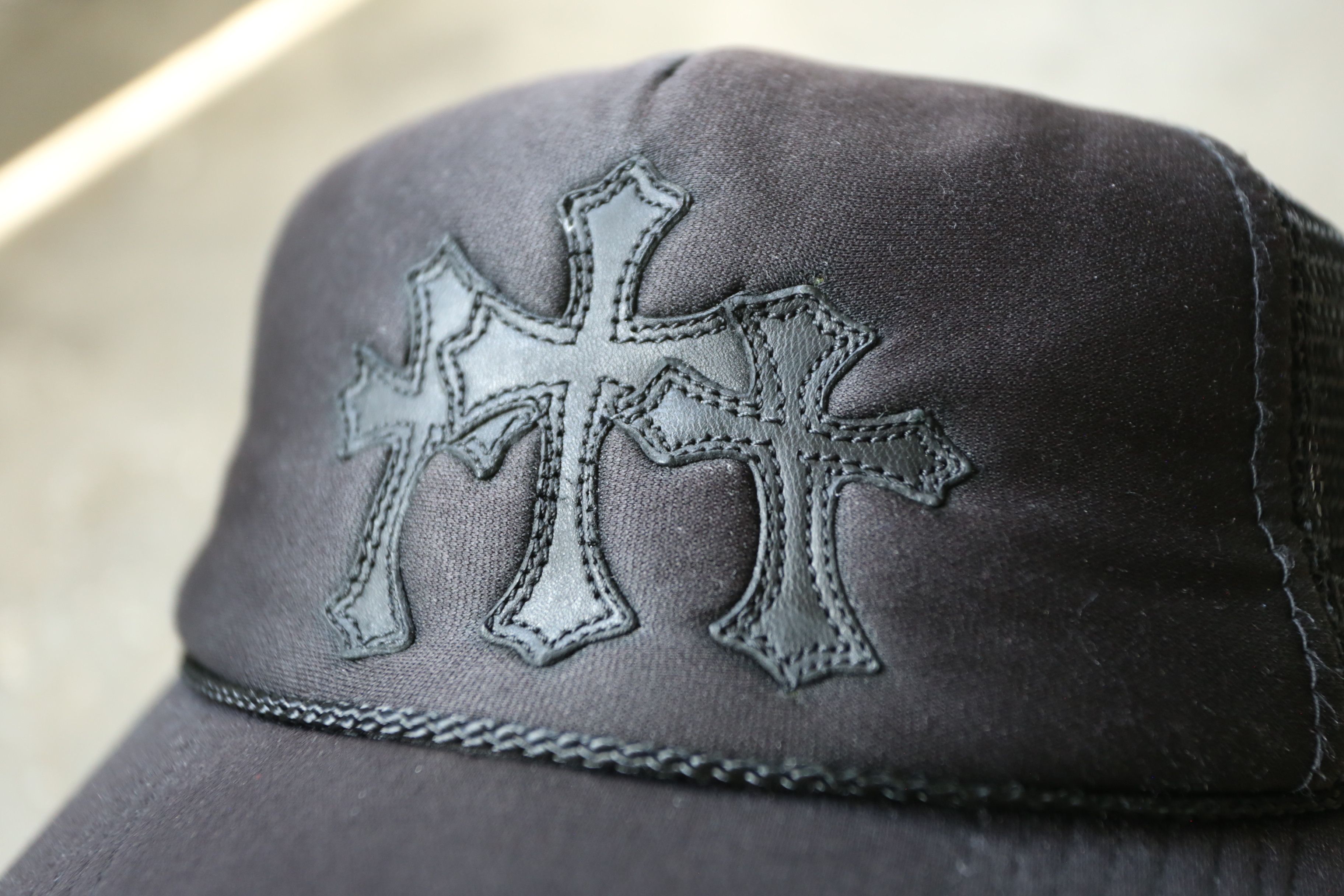 Chrome Hearts Chrome Hearts - Vintage - Cemetery Cross Patch Trucker Cap Size ONE SIZE - 7 Thumbnail