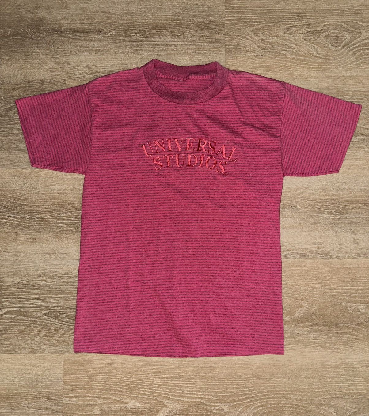 Universal Studios × Vintage Vintage 90’s Universal Studios Pink T-Shirt Size US L / EU 52-54 / 3 - 1 Thumbnail