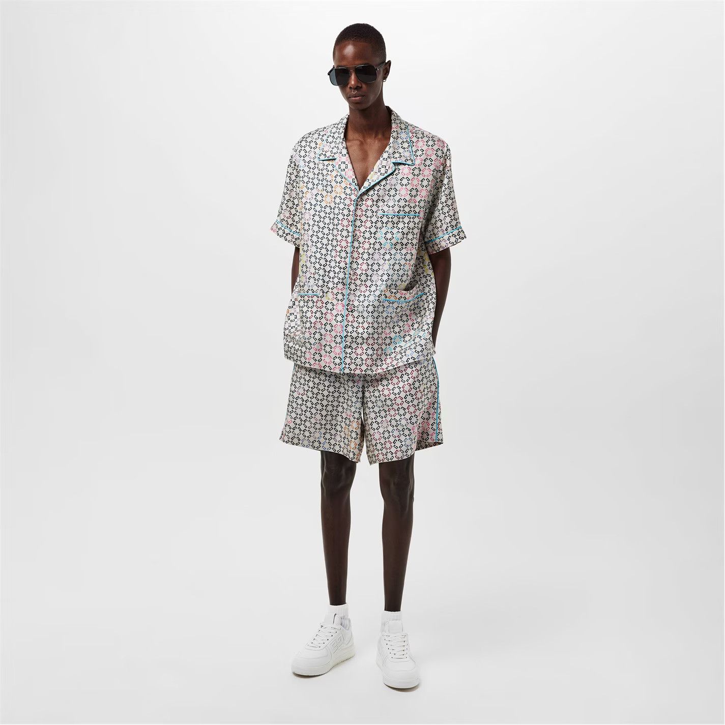 Givenchy o1g2r1mq0426 Mono Silk Short-Sleeve Patterned Shirt Size US M / EU 48-50 / 2 - 6 Thumbnail