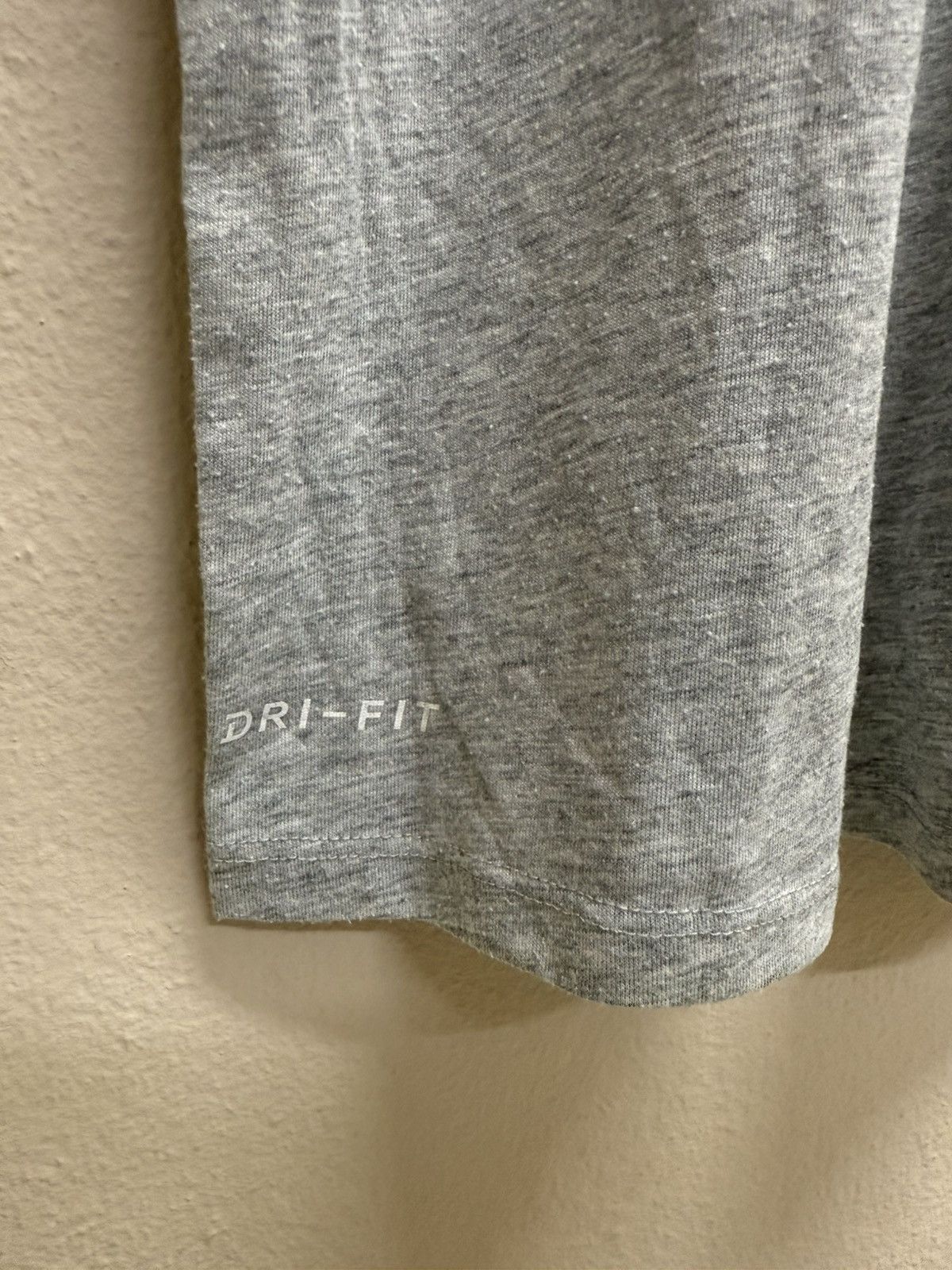 Nike NIKE SWOOSH LOGO SLEEVE TSHIRT Size US S / EU 44-46 / 1 - 6 Thumbnail