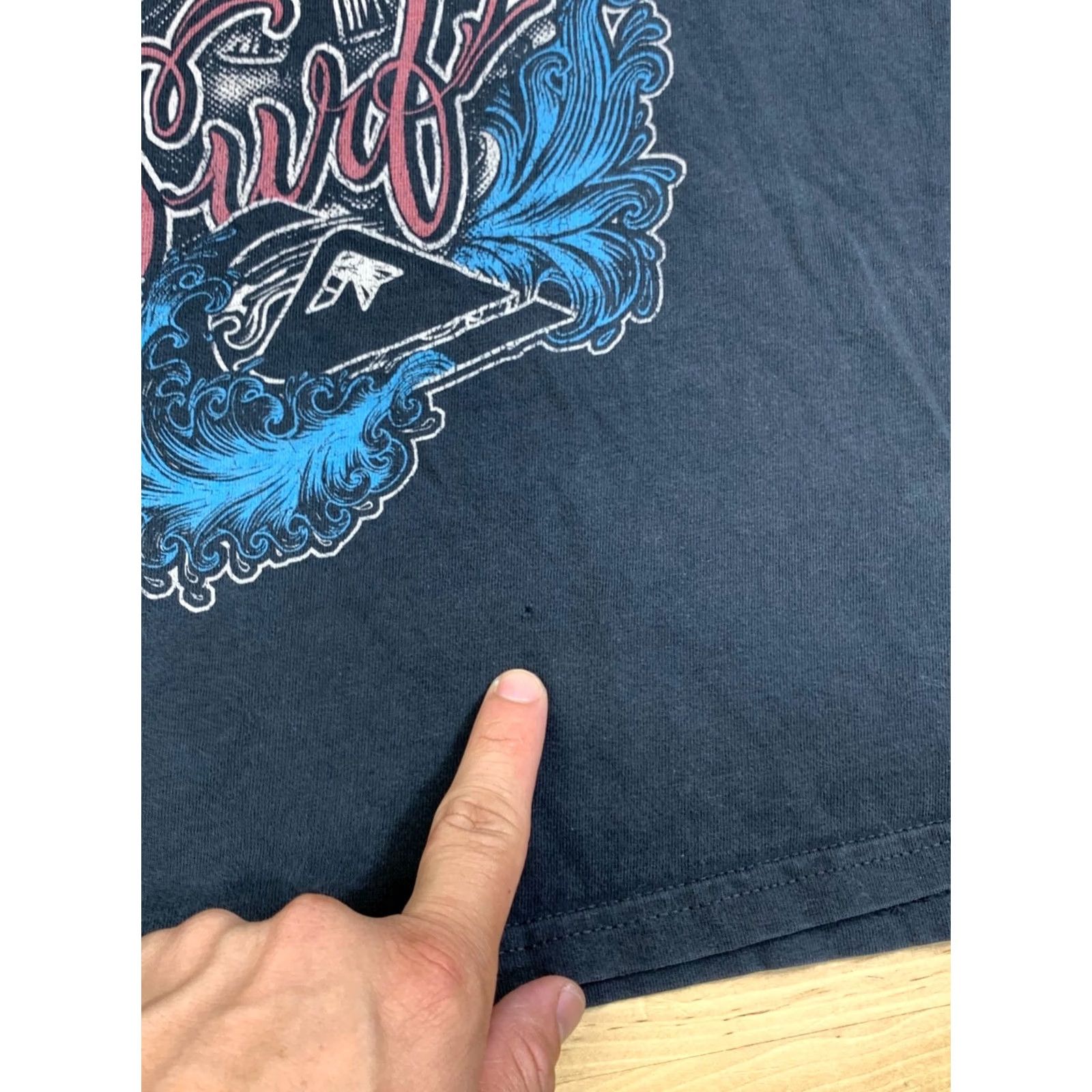 Quiksilver VINTAGE Quiksilver Shirt Men M Black Graphic Print Surf Skull Wave Y2K 13064 Size US M / EU 48-50 / 2 - 5 Thumbnail