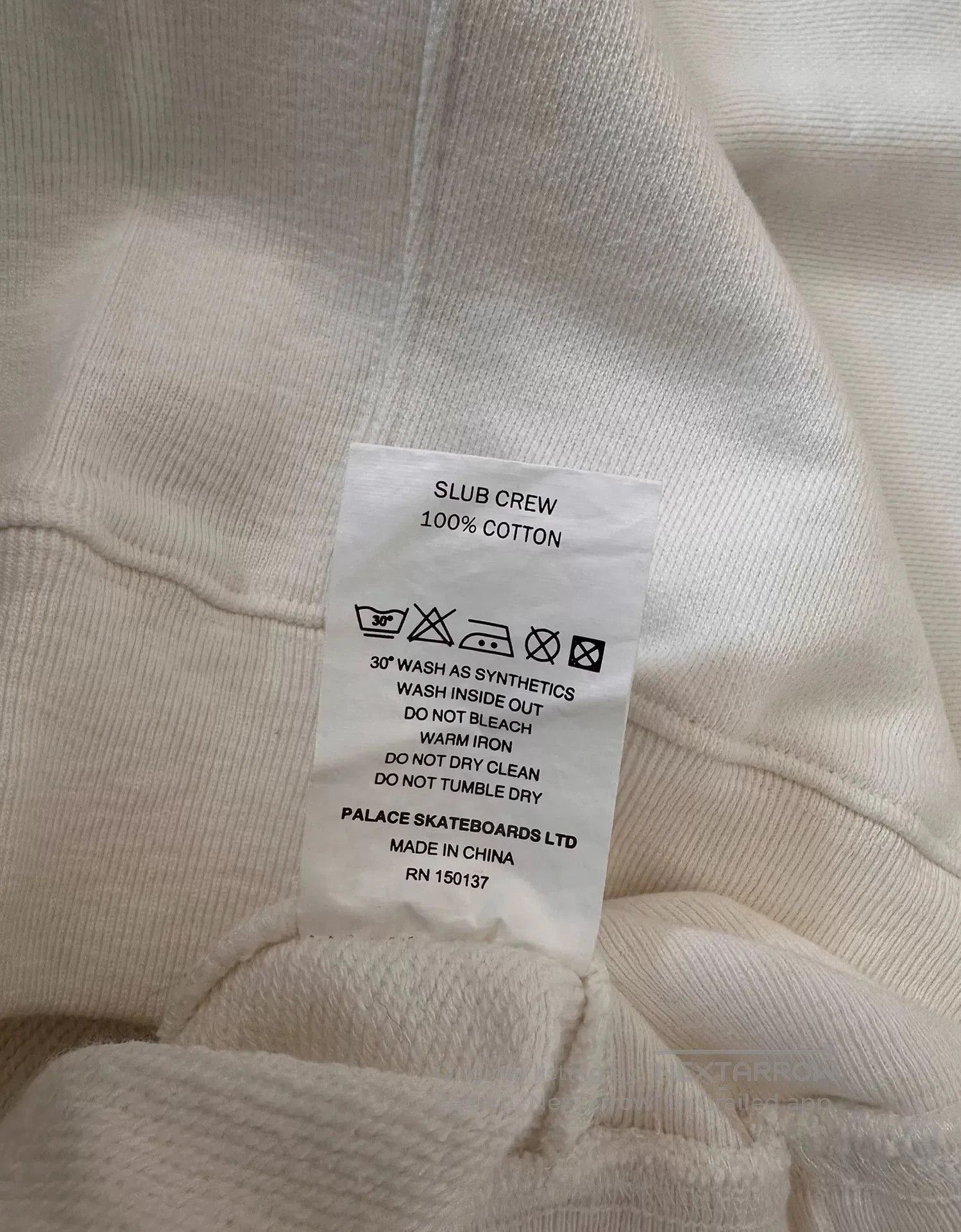 Palace palace logo. Size US S / EU 44-46 / 1 - 4 Thumbnail