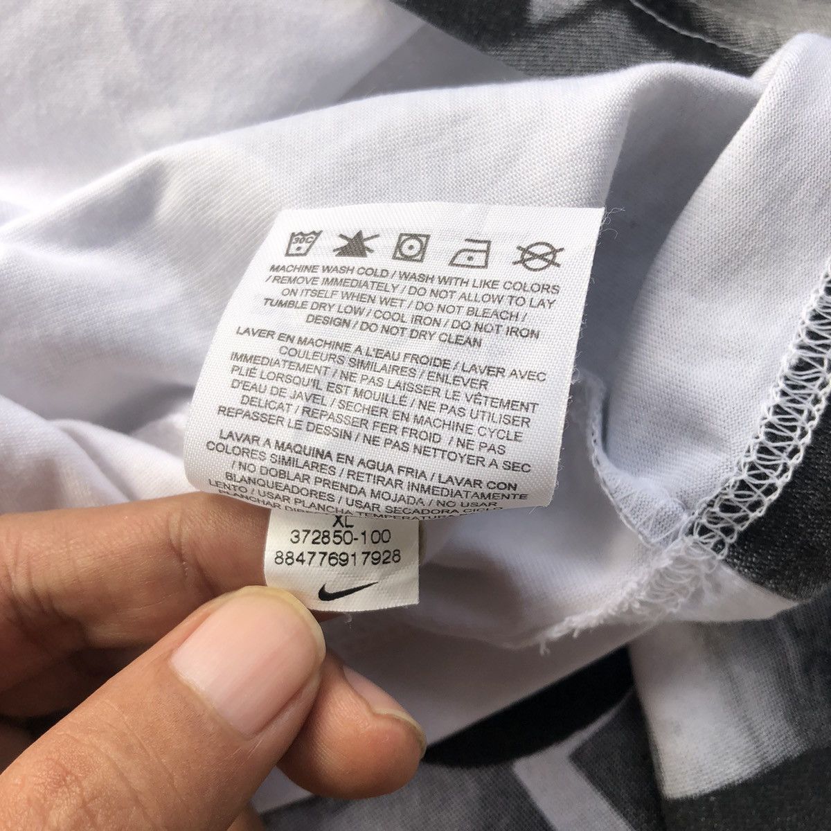 Nike Nike LeBron James Rare Shirt Size US XL / EU 56 / 4 - 8 Thumbnail