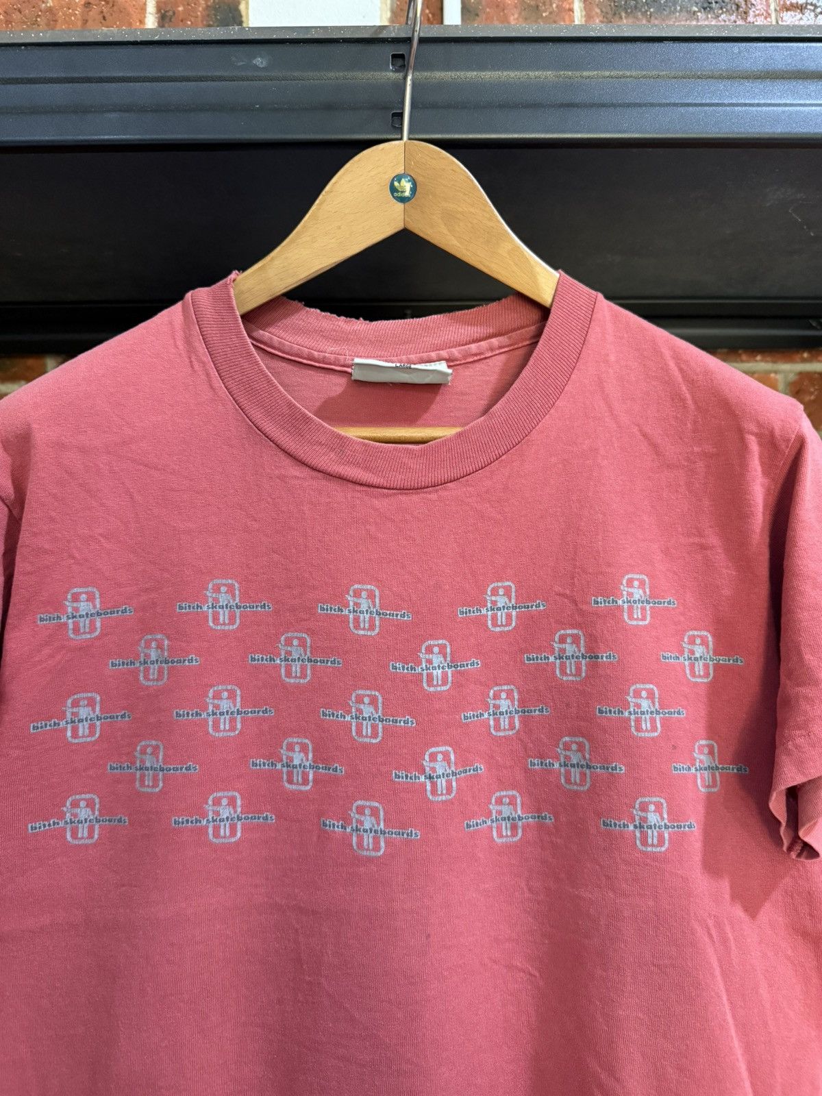 Girl Skateboards Thrashed Vintage 90s Bitch Skateboard Tee Size US L / EU 52-54 / 3 - 2 Thumbnail