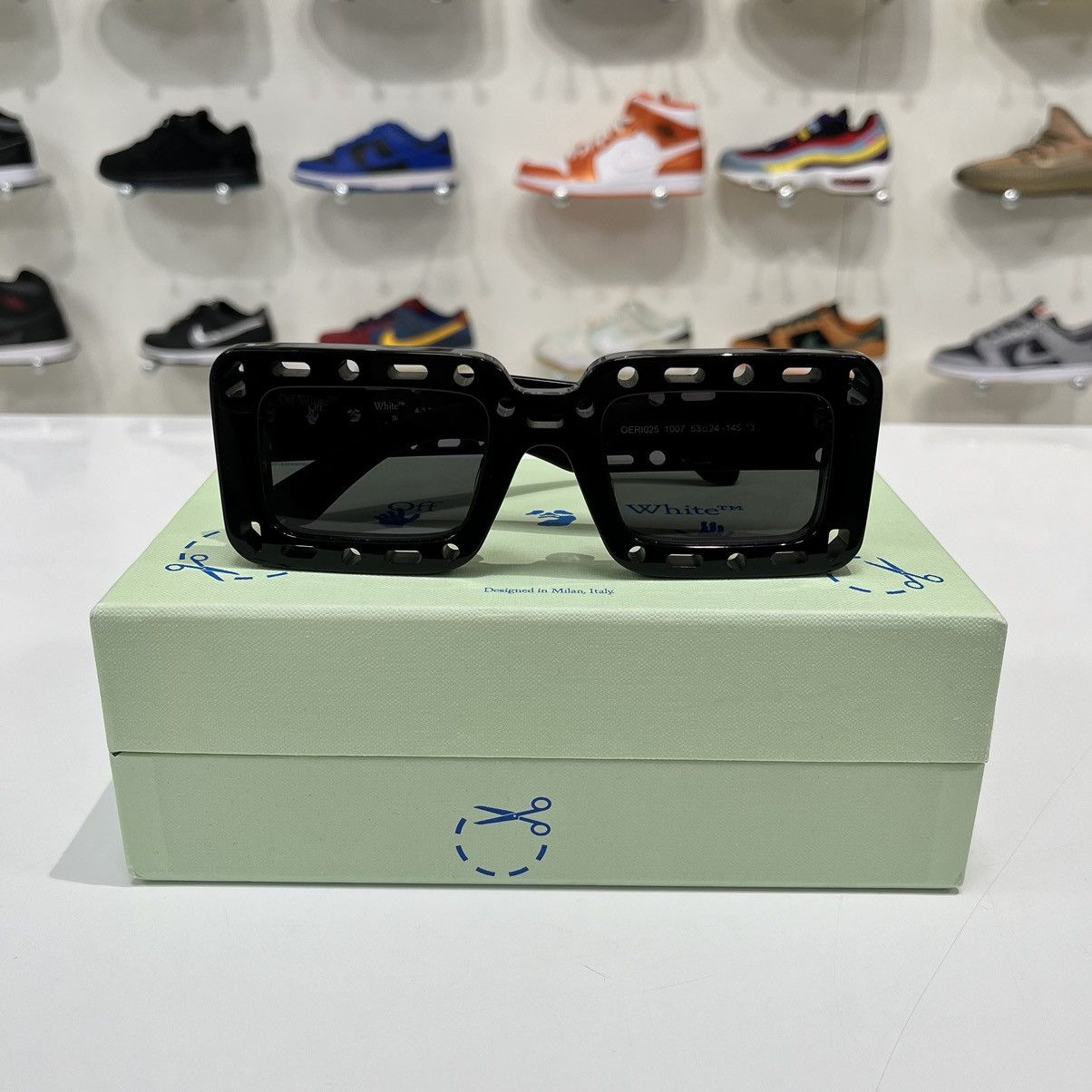 Off-White Off-White Atlantic Cut-Out Detail Square Frame Sunglasses Size ONE SIZE - 1 Thumbnail