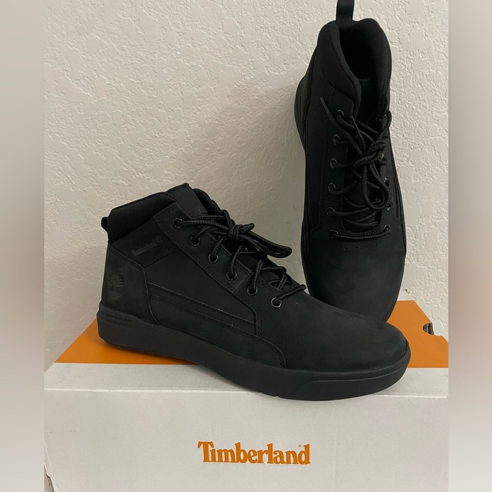 Timberland Allston Mid Sneakers in Black Nubuck Men 10.5