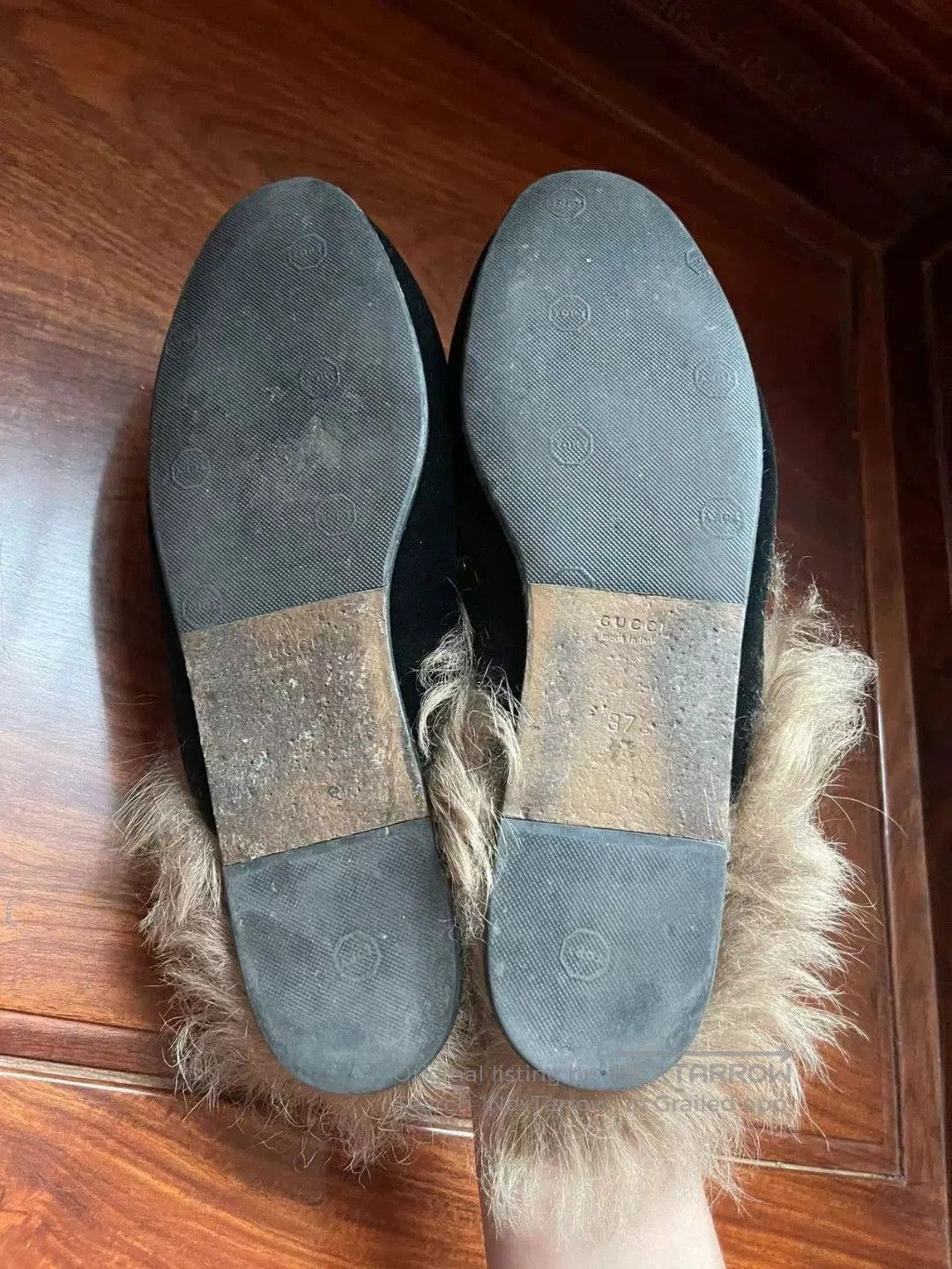 Gucci Gucci Fur Slides in Size 37. Size US 6 / IT 36 - 2 Thumbnail