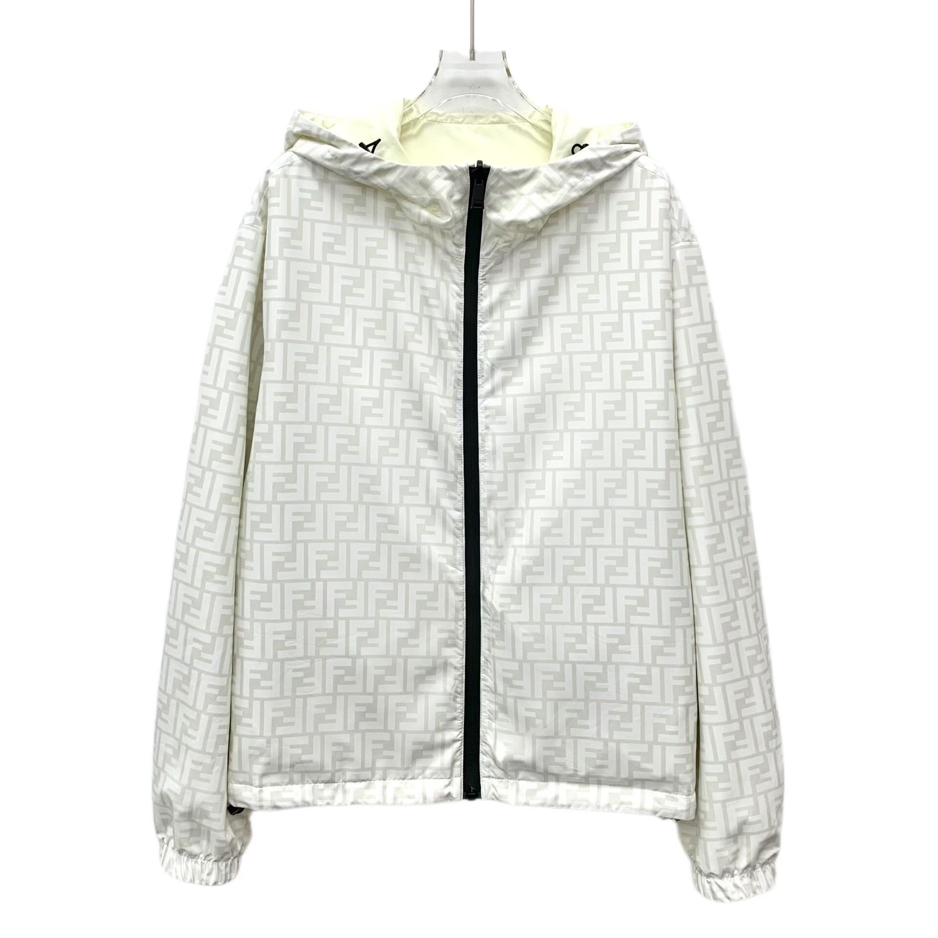 Fendi Fendi Beige Jacket M Women Size M / US 6-8 / IT 42-44 - 1 Thumbnail