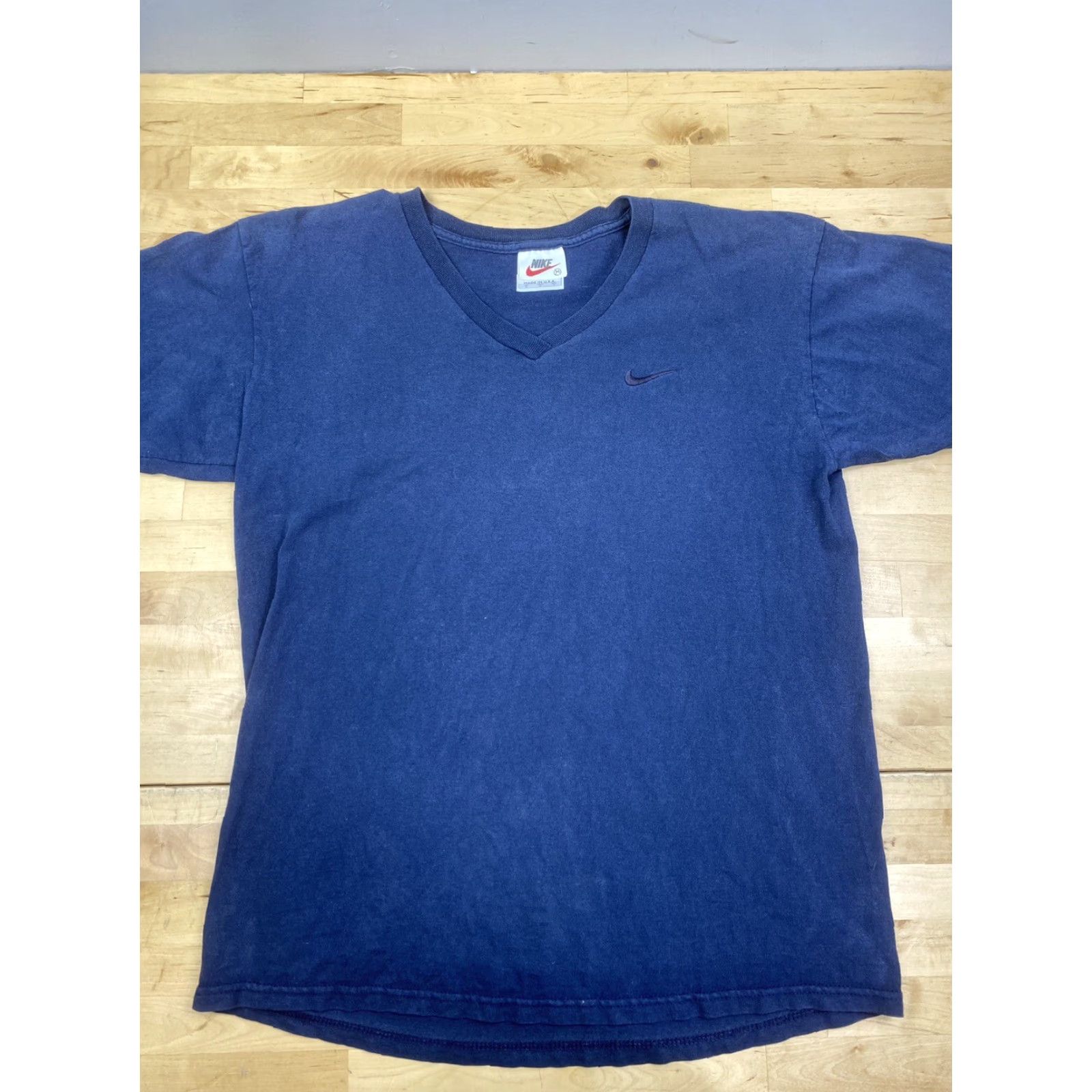 Nike VINTAGE Nike T Shirt Mens M Blue V Neck Short Sleeve USA Shirt M Blue USA Mens V-Neck Short Sleeve Nike T-Shirt Size US M / EU 48-50 / 2 - 2 Thumbnail