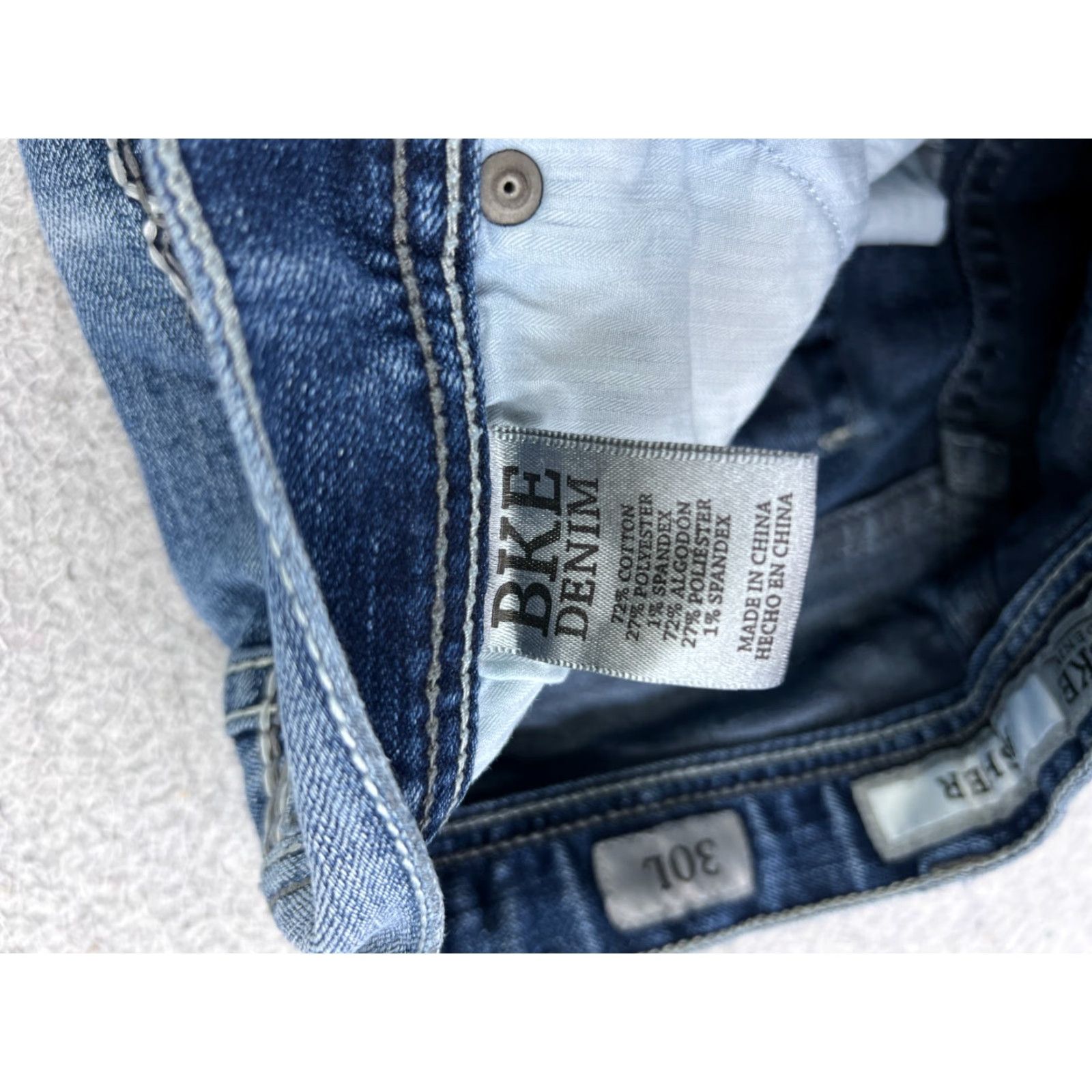 Vintage BKE Jeans Men 30 L Blue Denim Embroidered Distressed Asher Buckle 29x31 Size US 30 / EU 46 - 7 Thumbnail