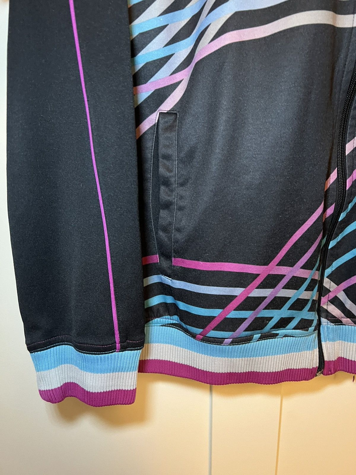 Enyce Vintage Enyce 2000s multi colour zebra aop tracksuit top Size US L / EU 52-54 / 3 - 11 Thumbnail