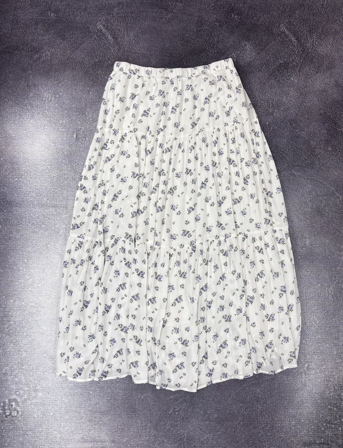 Alice + Olivia Alice + Olivia NWT Georgia Sea Floral Tiered Maxi Skirt Size 30" / US 8 / IT 44 - 9 Thumbnail