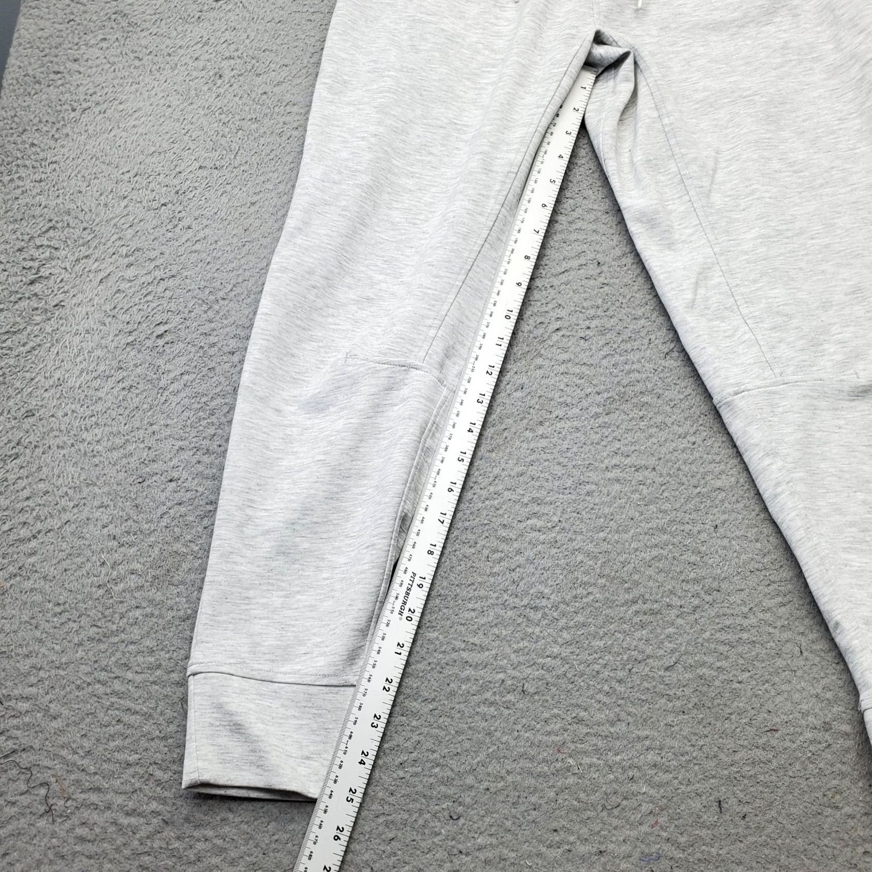 Kenneth Cole Kenneth Cole Sweatpants Womens Large Gray Athletic Fit Tapered Drawstring UPF 40+ Sweatpants Women L Gray Athletic Fit Tapered Drawstring UPF40+ Size 36" / US 14 / IT 50 - 4 Thumbnail