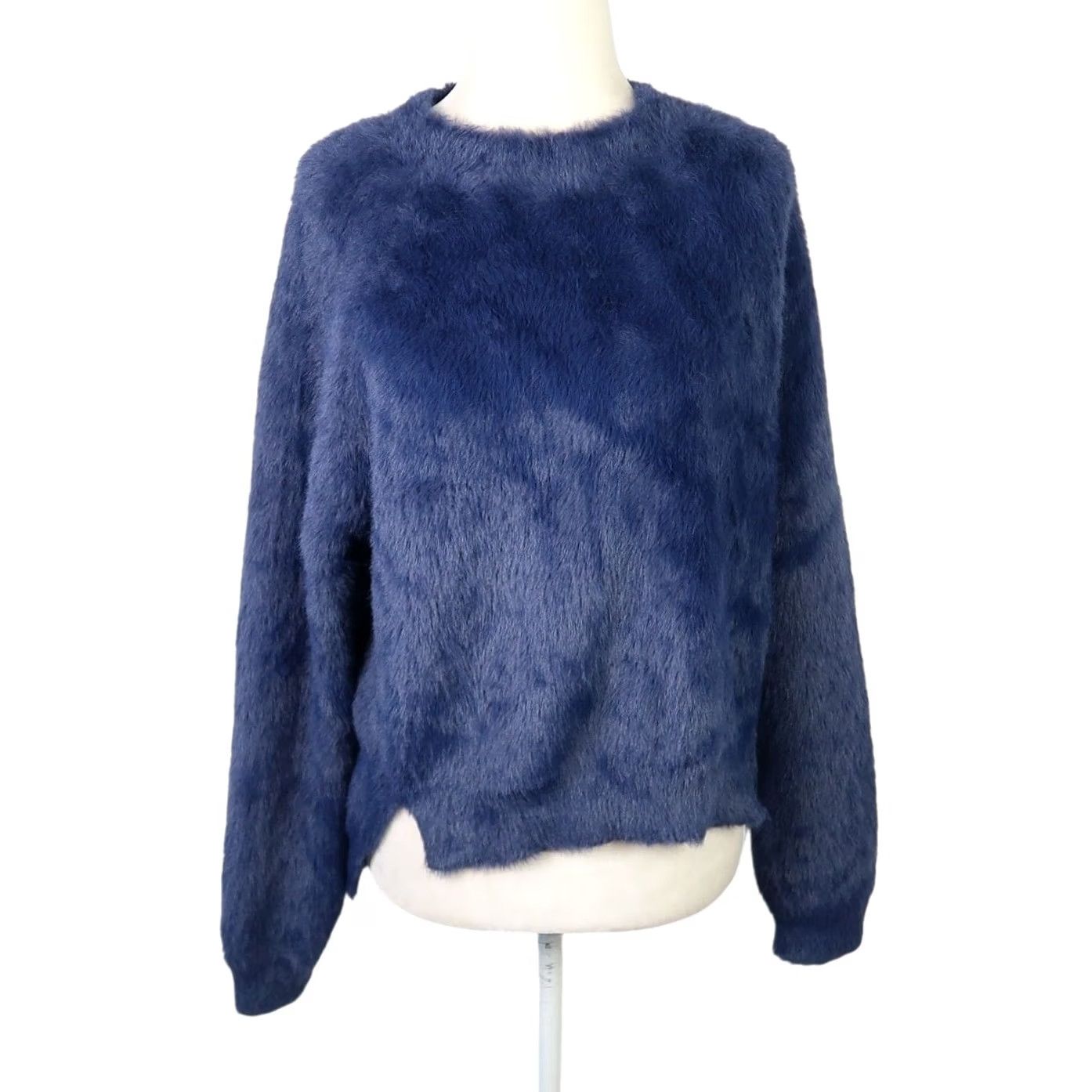 Vintage VINTAGE Navy Blue Fuzzy Faux Fur Crewneck Pullover Sweater Large Women KnIt Solid Long Sleeve Casual Size L / US 10 / IT 46 - 2 Thumbnail