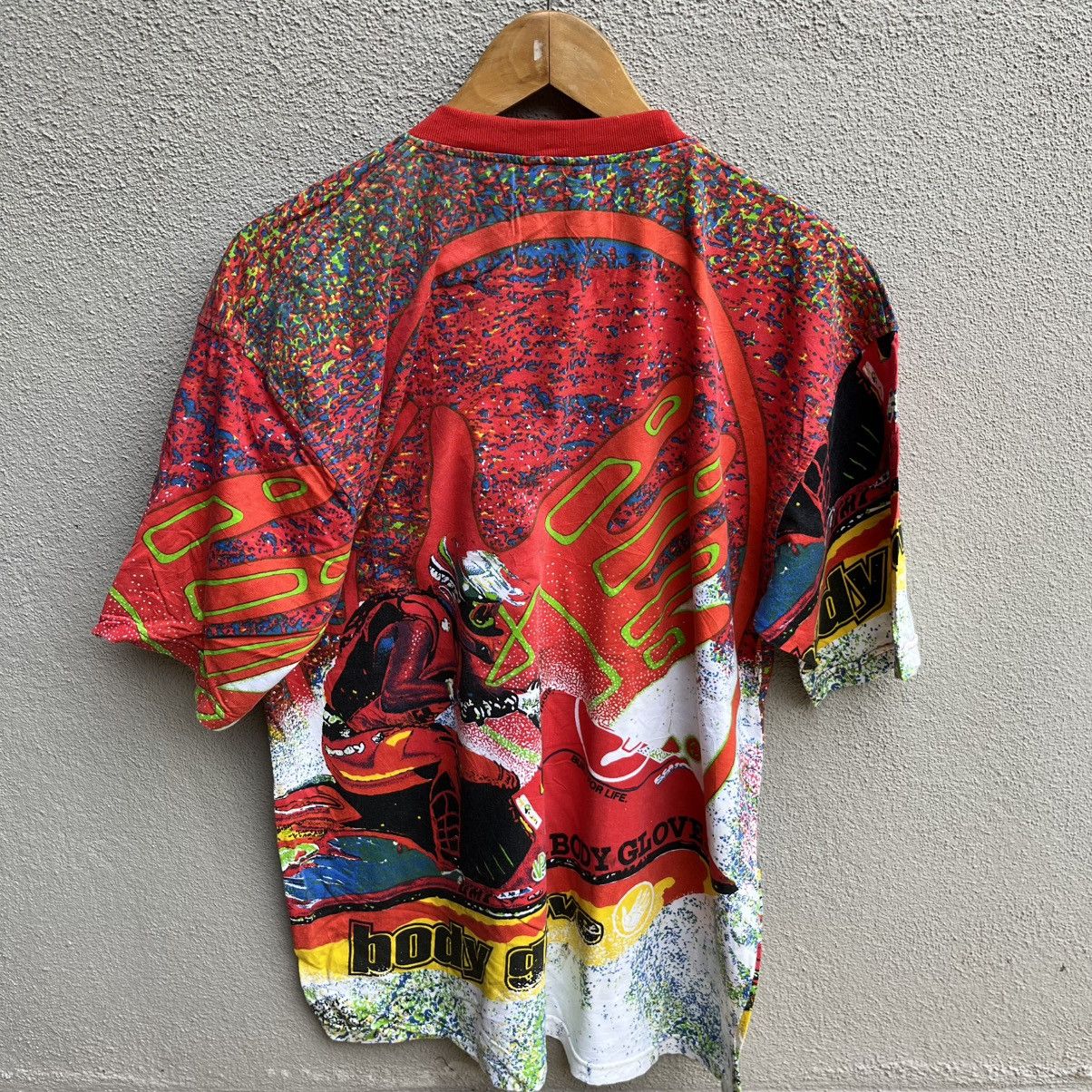 Body Glove Vintage BODY GLOVE usa all over print tee surf Size US L / EU 52-54 / 3 - 3 Thumbnail