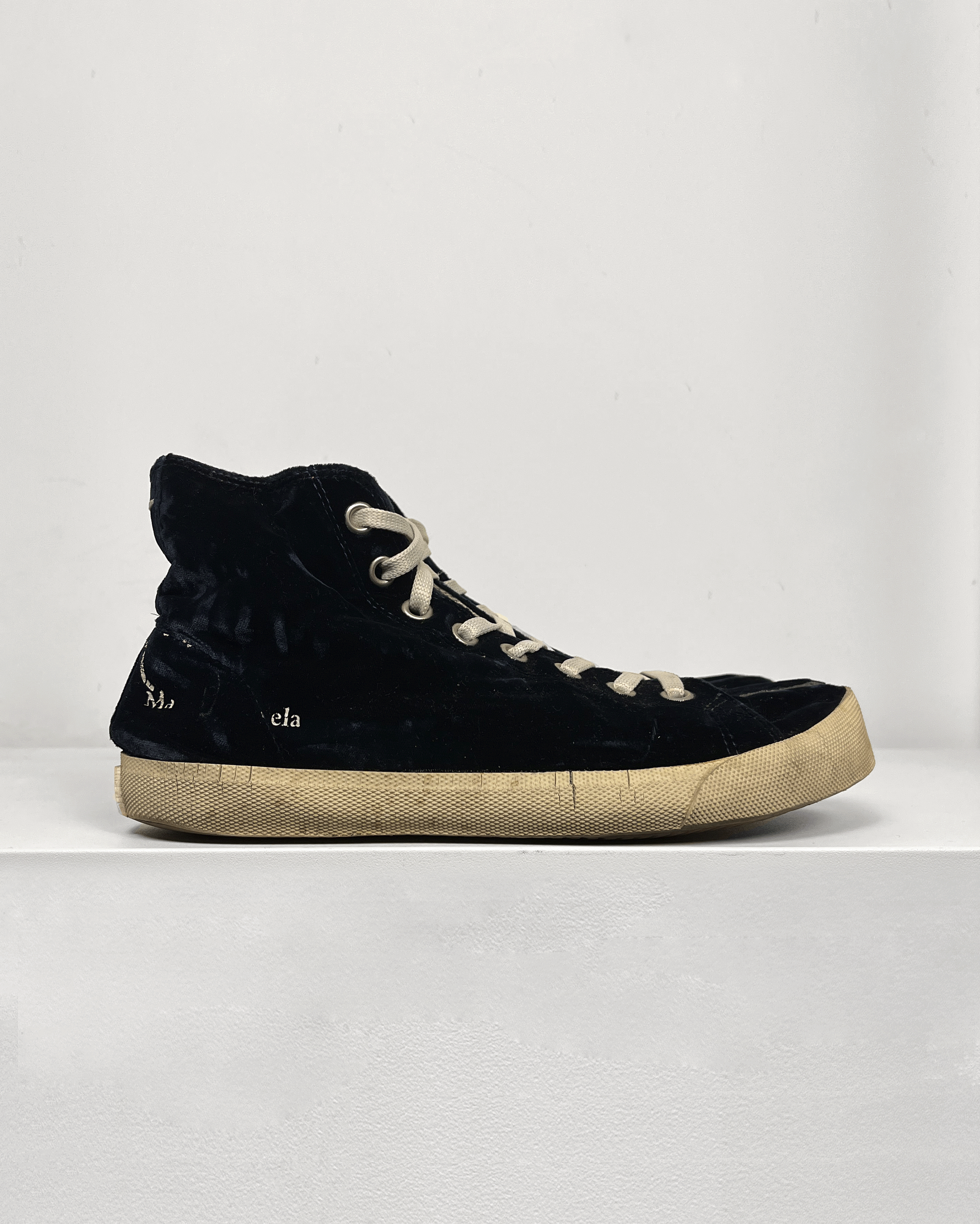 Maison Margiela Maison Margiela Velour Tabi High Top Sneakers Size US 9 / EU 42 - 3 Thumbnail